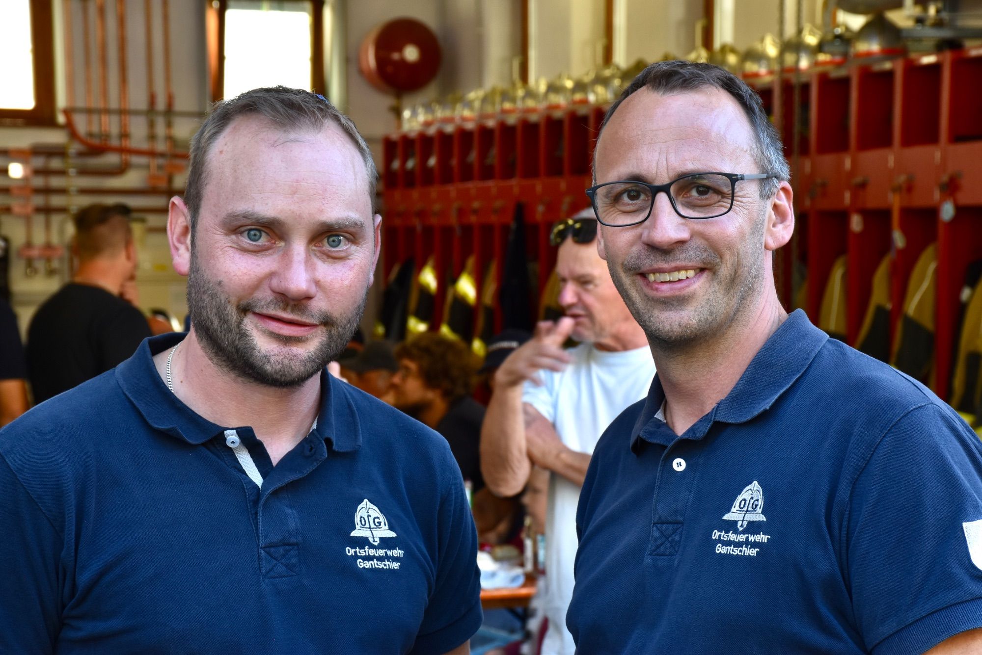 Jugendleiter-Stellvertreter Markus Salzmann und Feuerwehrkommandant Florian Beiser.