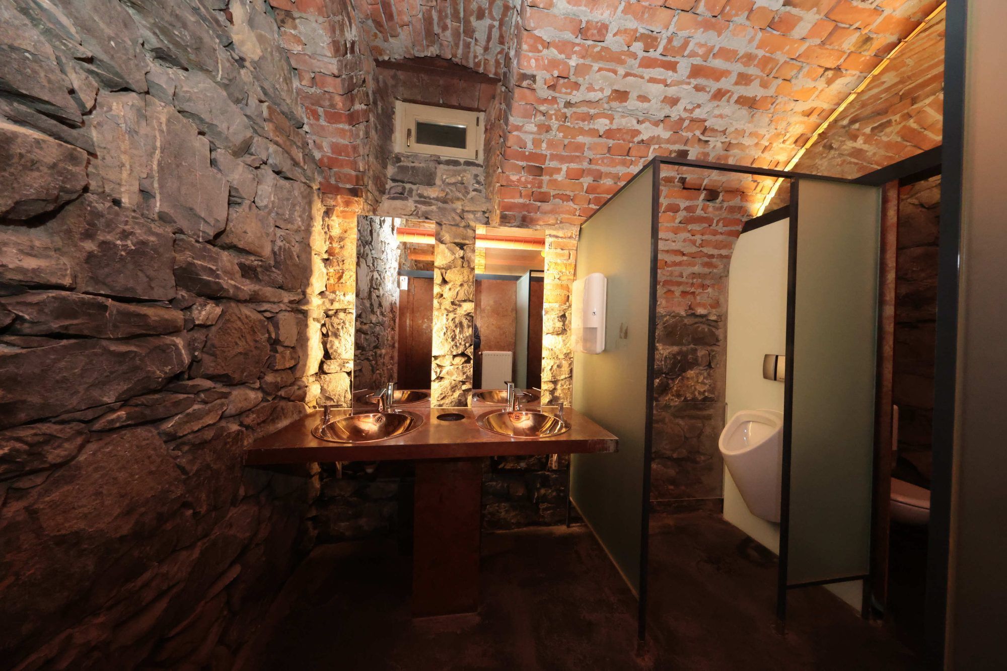 Die neu gestalteten Toiletten.
