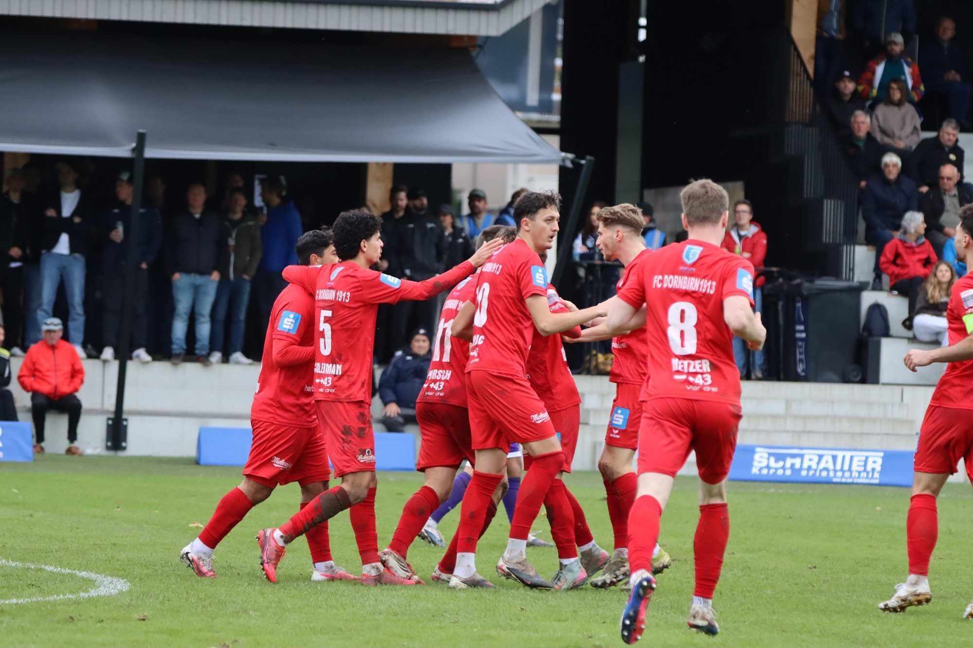 FC Dornbirn gewann beim Ligakonkurrent Röthis knapp und steht im Halbfinale.
