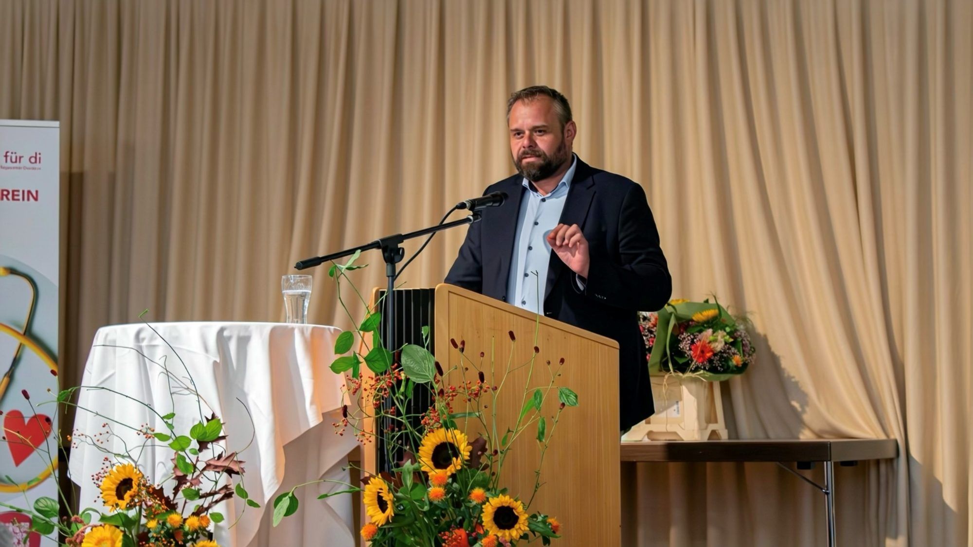 Bürgermeister Markus Fäßler gratulierte dem Krankenpflegeverein zur geleisteten Arbeit und betonte die Bedeutung der Hauskrankenpflege für Dornbirn.