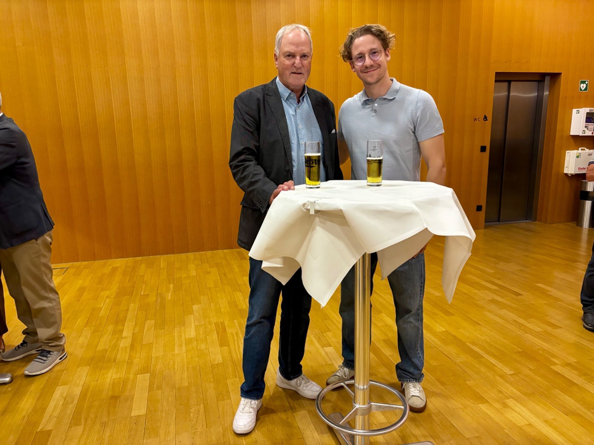 Helmut Seewall und sein Neffe Jonas Fend informierten sich aus unterschiedlichen Gründen.