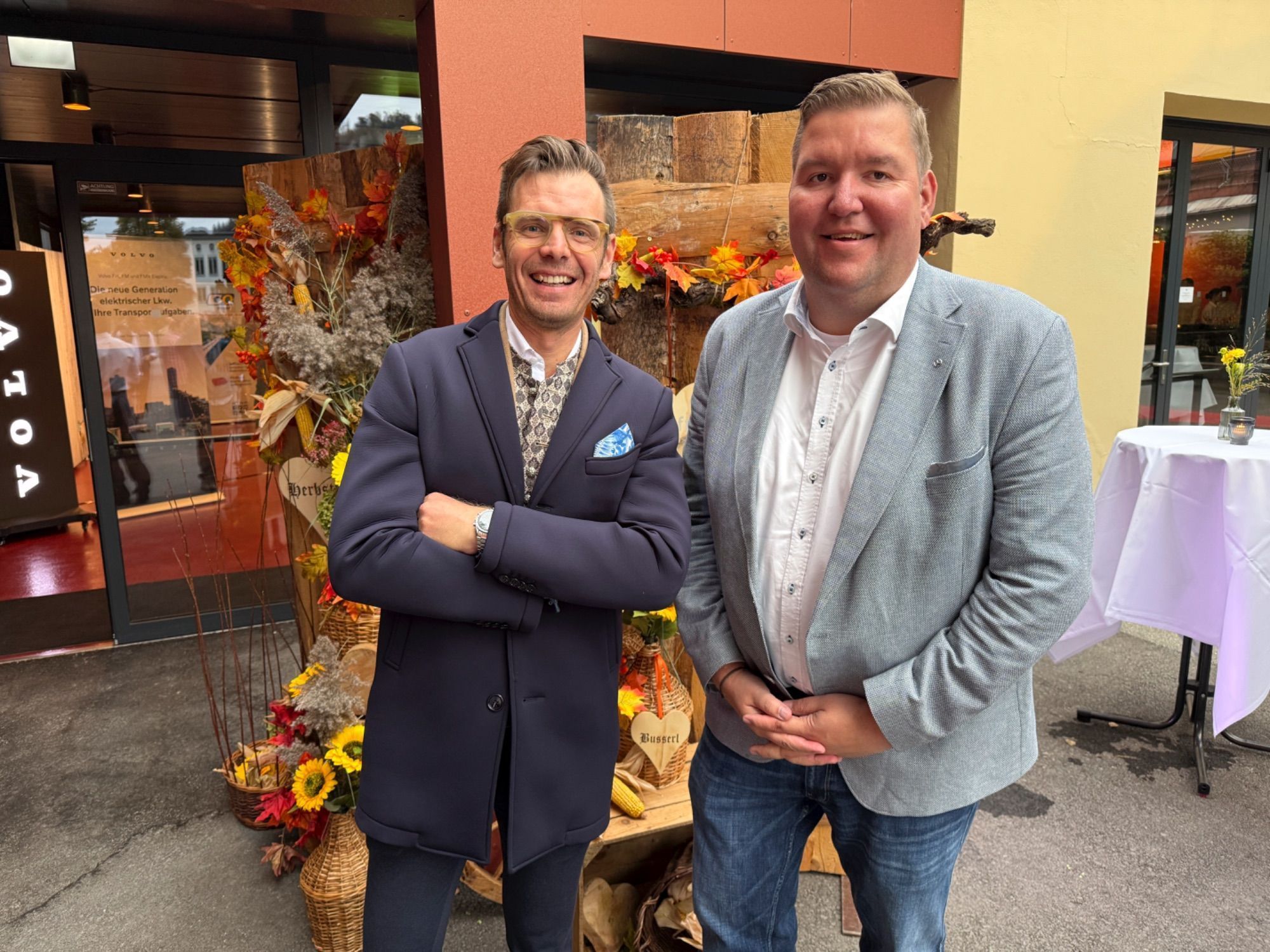 Christian Csenar (Volvo) und Ronald Moser (Daimler Truck Austria) präsentierten die neuesten Trucks