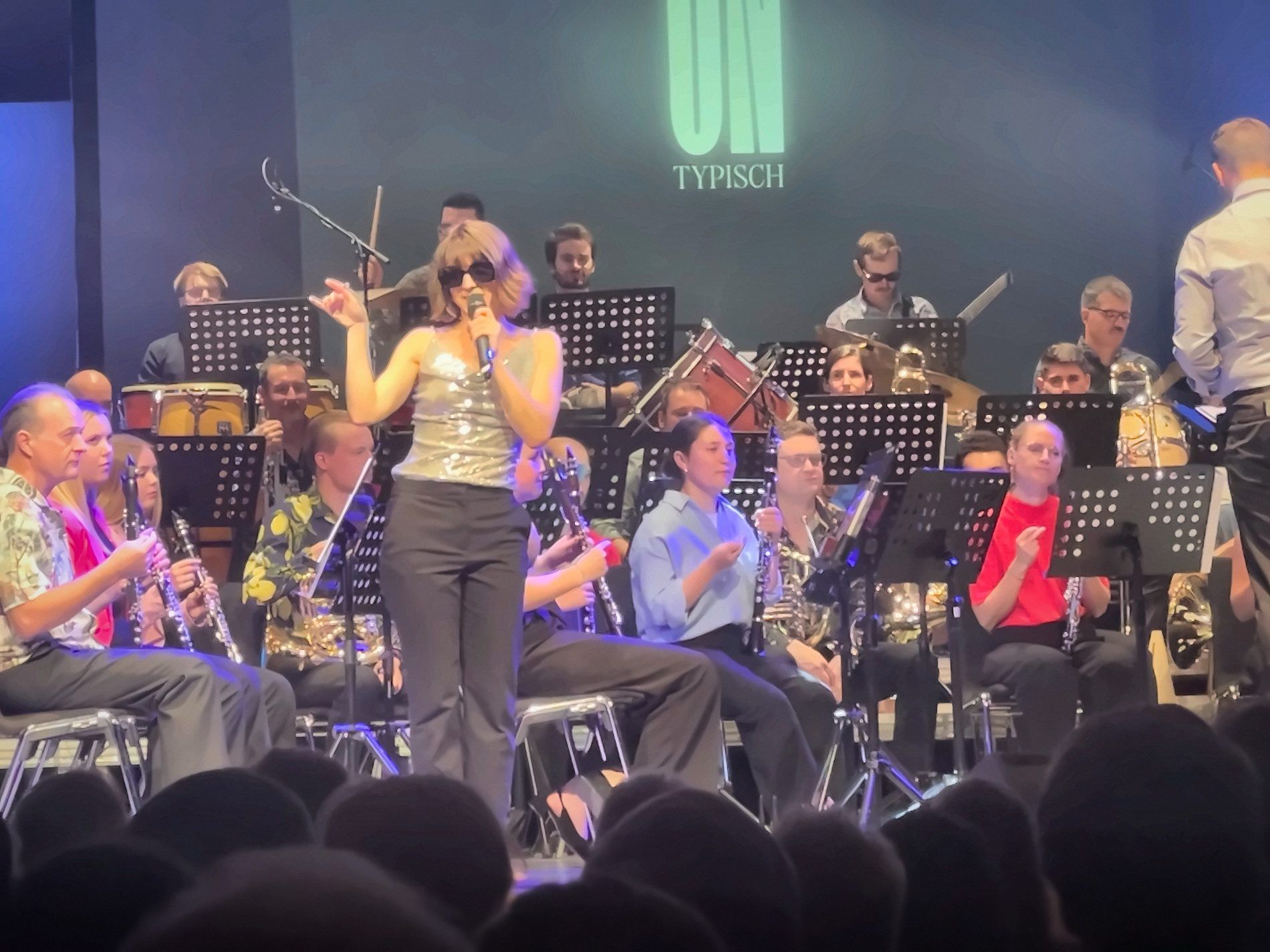 Sonj Marina, Gewinnerin von Sound@V 2025, sang