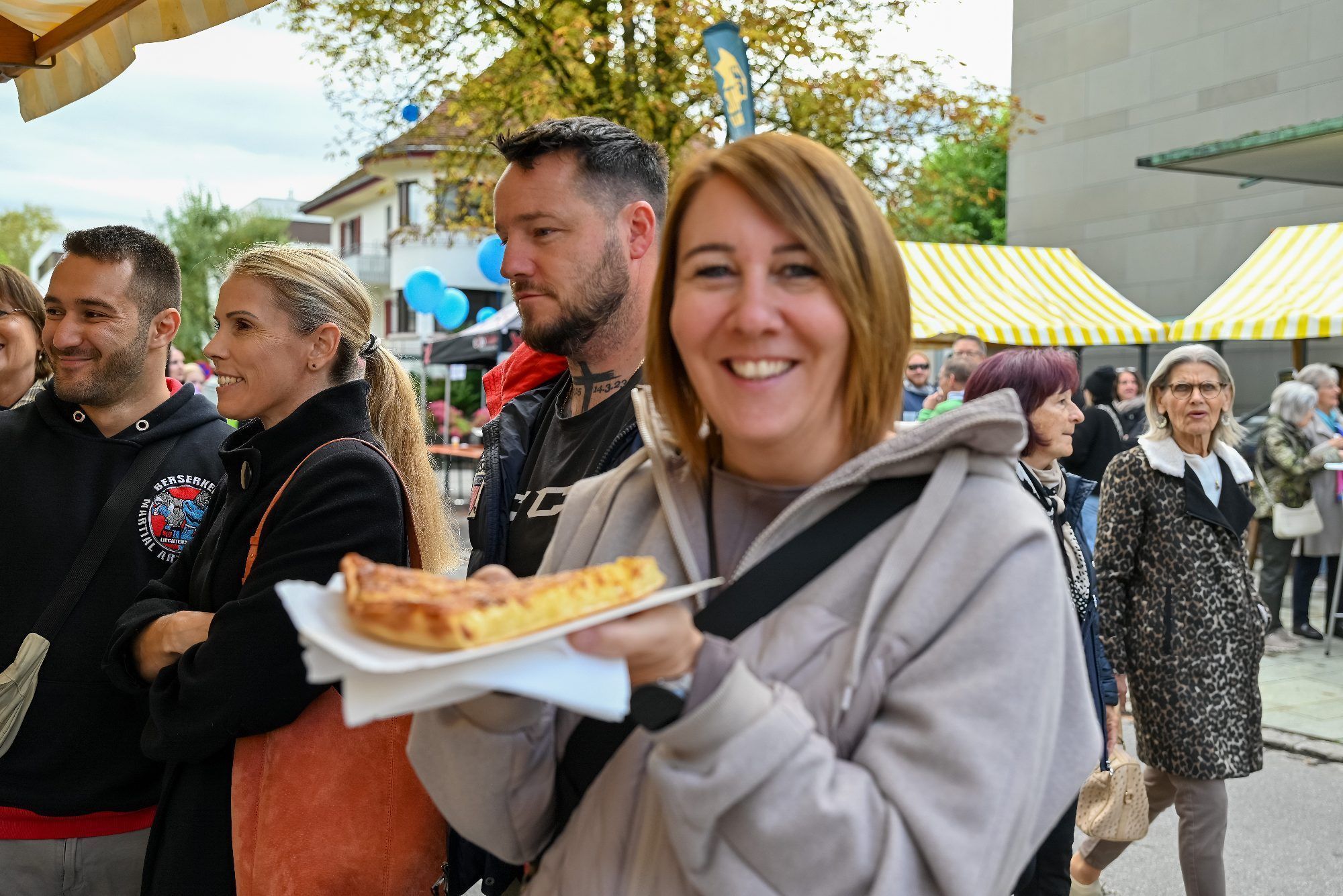 Lisa Büchel ließ sich ihre Flade am Vormittag bereits schmecken.