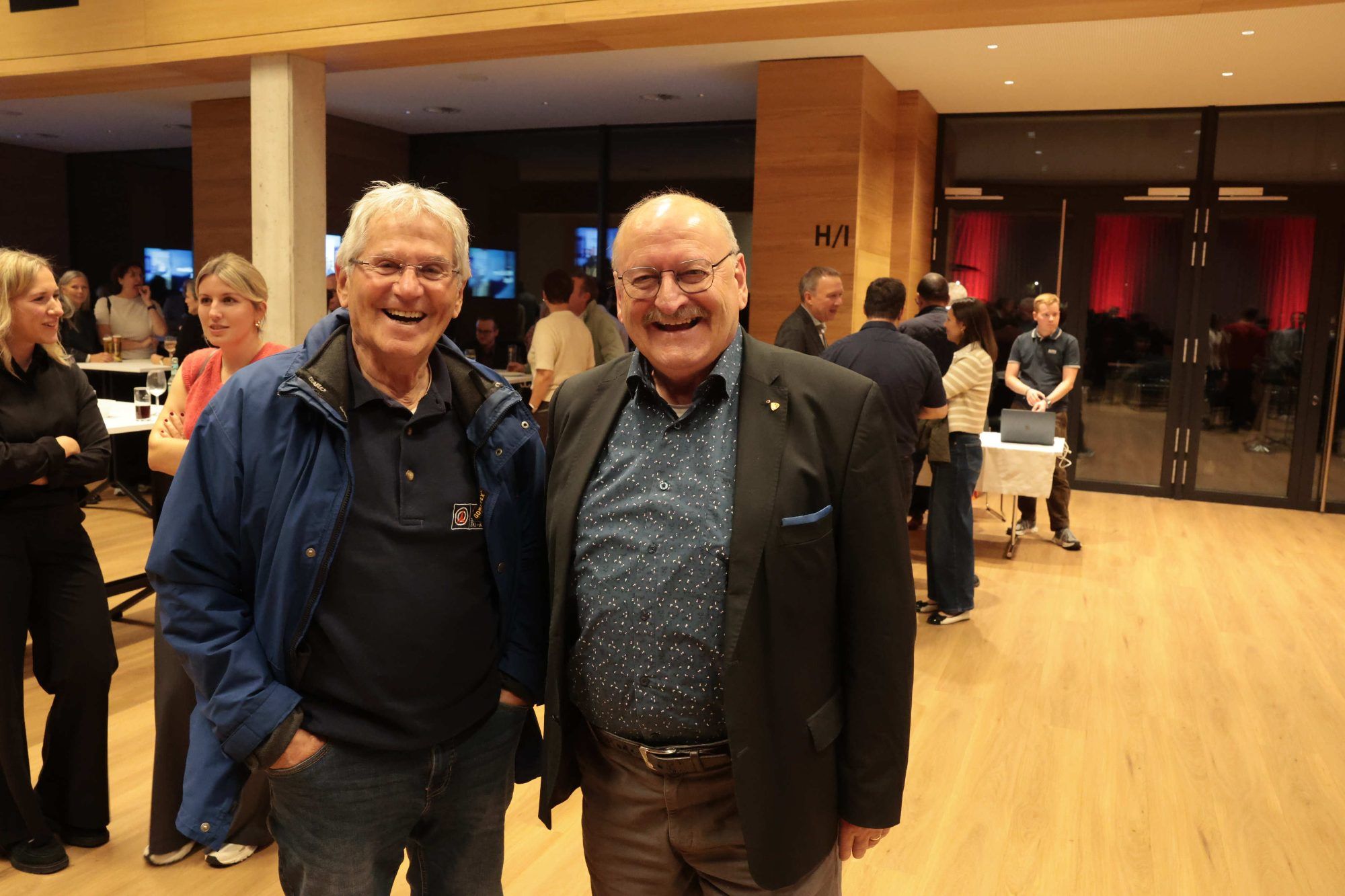 Prof. Norbert Breuß mit seinem ehemaligen Schüler Hubert Gorbach.