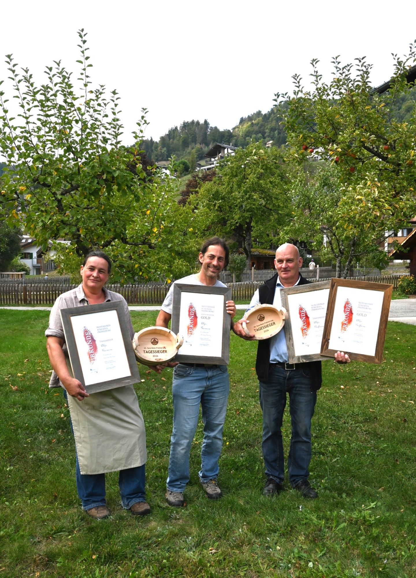 eronika und Christian Kartnig, Alpe Garnera (links) und Hubert Dobler, Alpe Gafluna (rechts) waren die Tagessieger