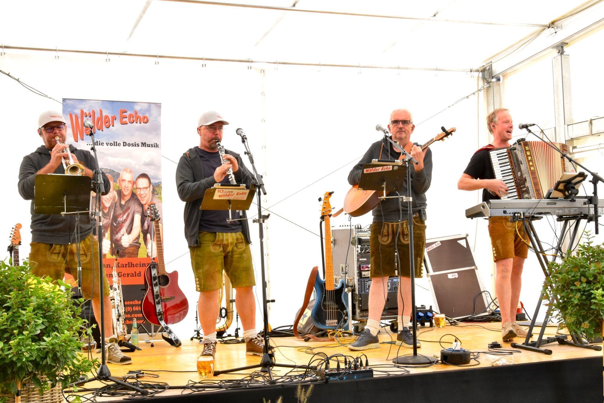 „Wälder Echo“: Gerald Heidegger (Trompete), Christian Weber (Klarinette), Jürgen Biedermann (Bass) und Karlheinz Ratz (Akkordeon).