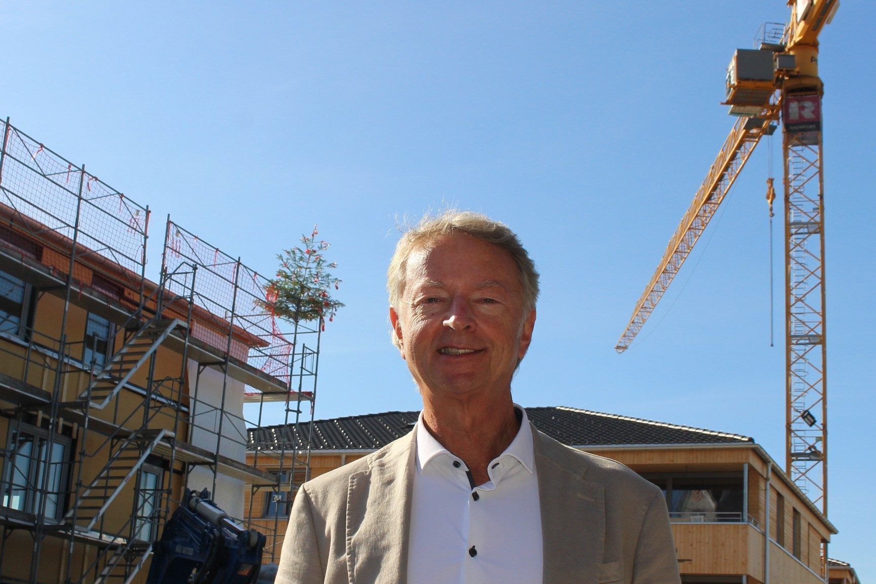 Drei Tage nach der Wahl noch ein „Bürgermeisterbaum“ für Herbert Sohm? „Das war Zufall – und nur die lange zuvor geplante Firstfeier für die Wohnanlage in der Riedstraße – meine erste offizielle Amtshandlung.“