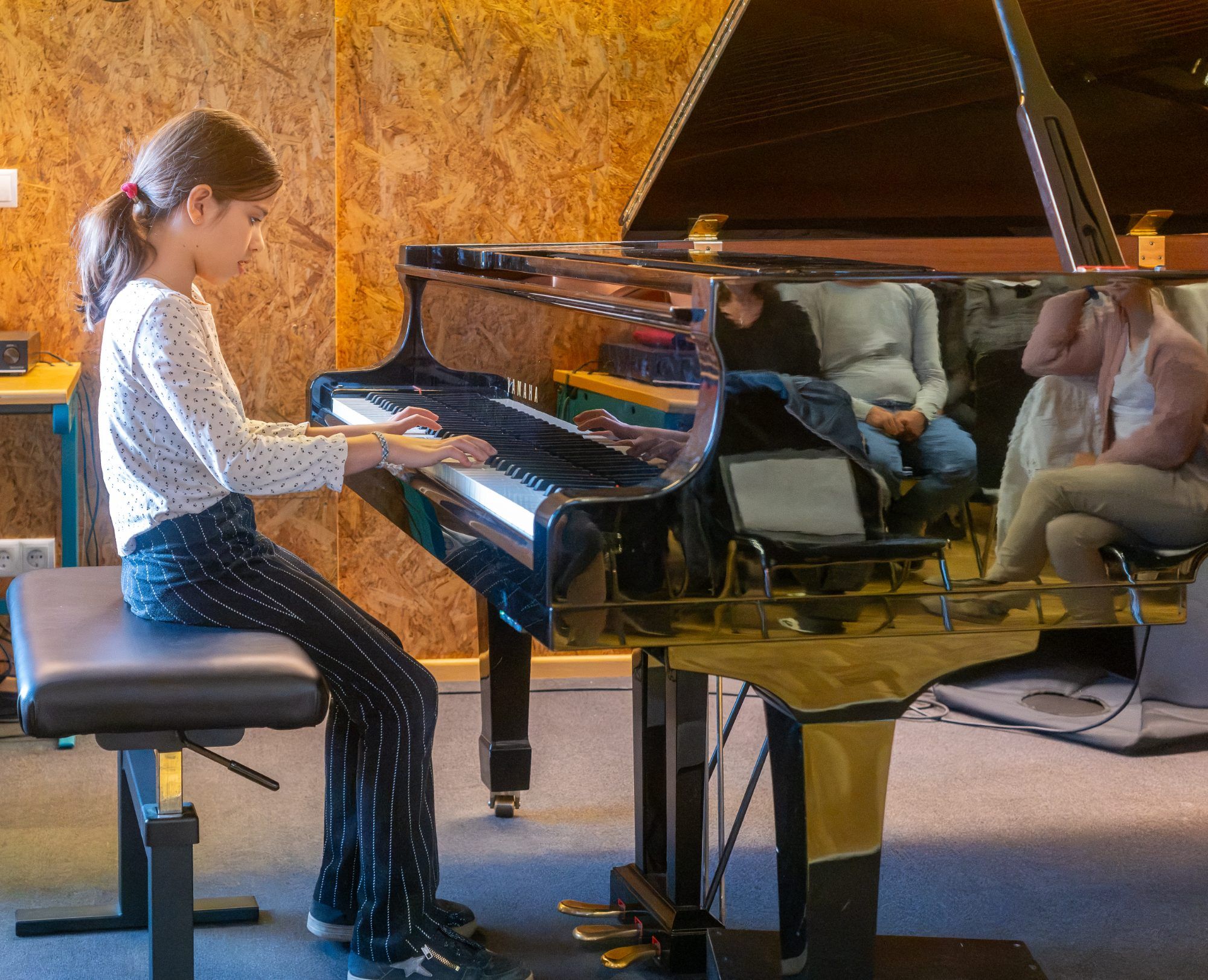 Annalena präsentierte den ersten Satz einer Sonatine von Ludwig van Beethoven – ohne Notenblätter.