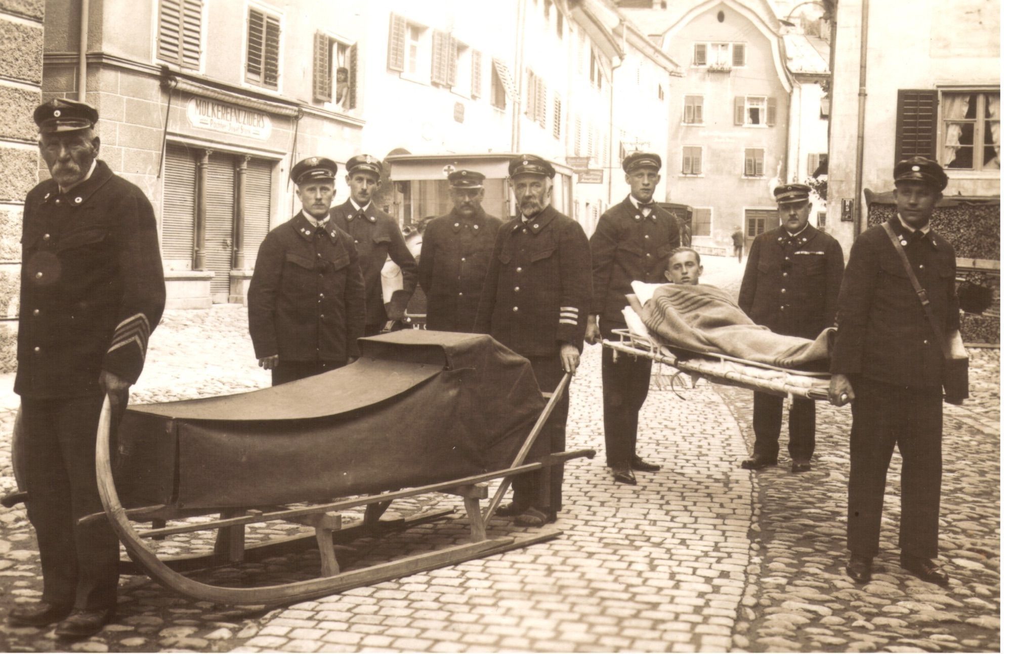 Rettungsabteilung der Feuerwehr Bludenz mit Rettungsgeräten - ab 1926 selbstständig.