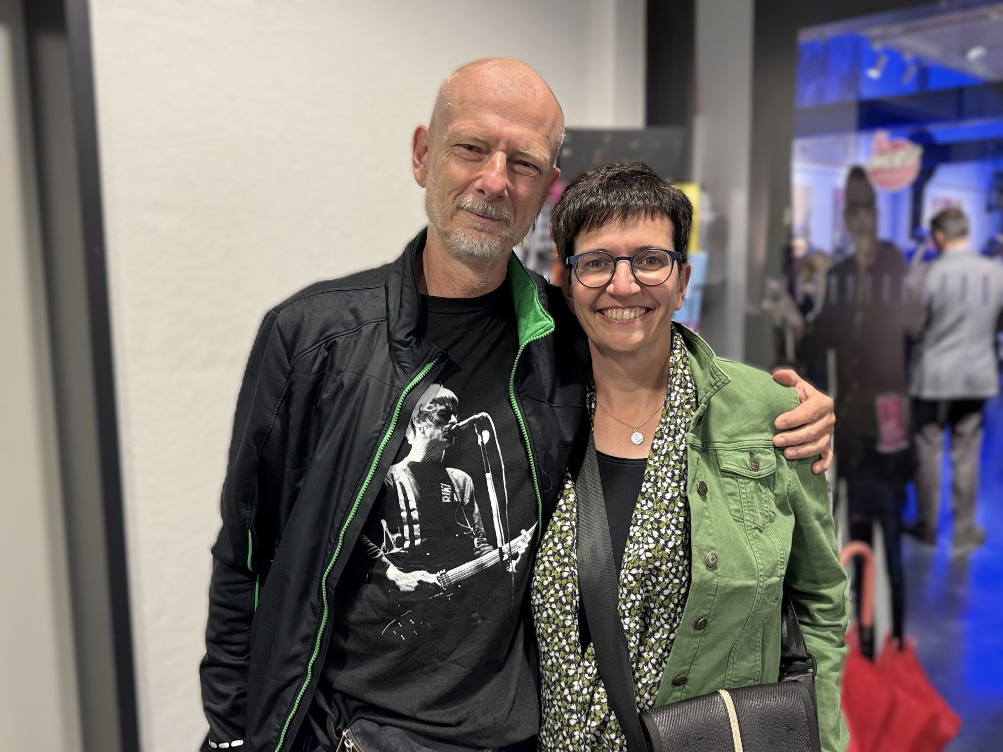 E-Bassist Alex Bader und Yvonne Gächter.