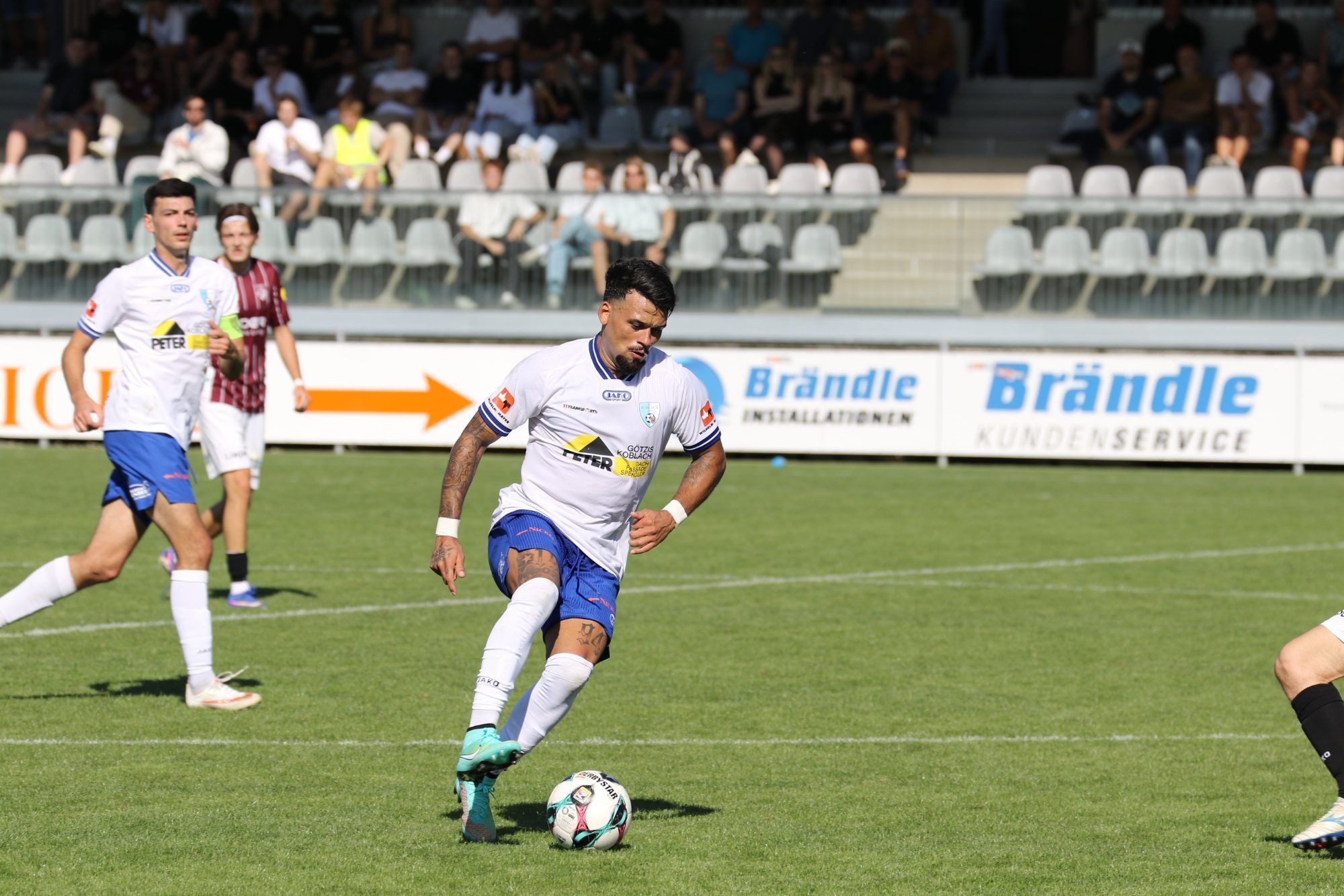 Bruno Gervasoni schießt Koblach an die Spitze. Verein FC Koblach