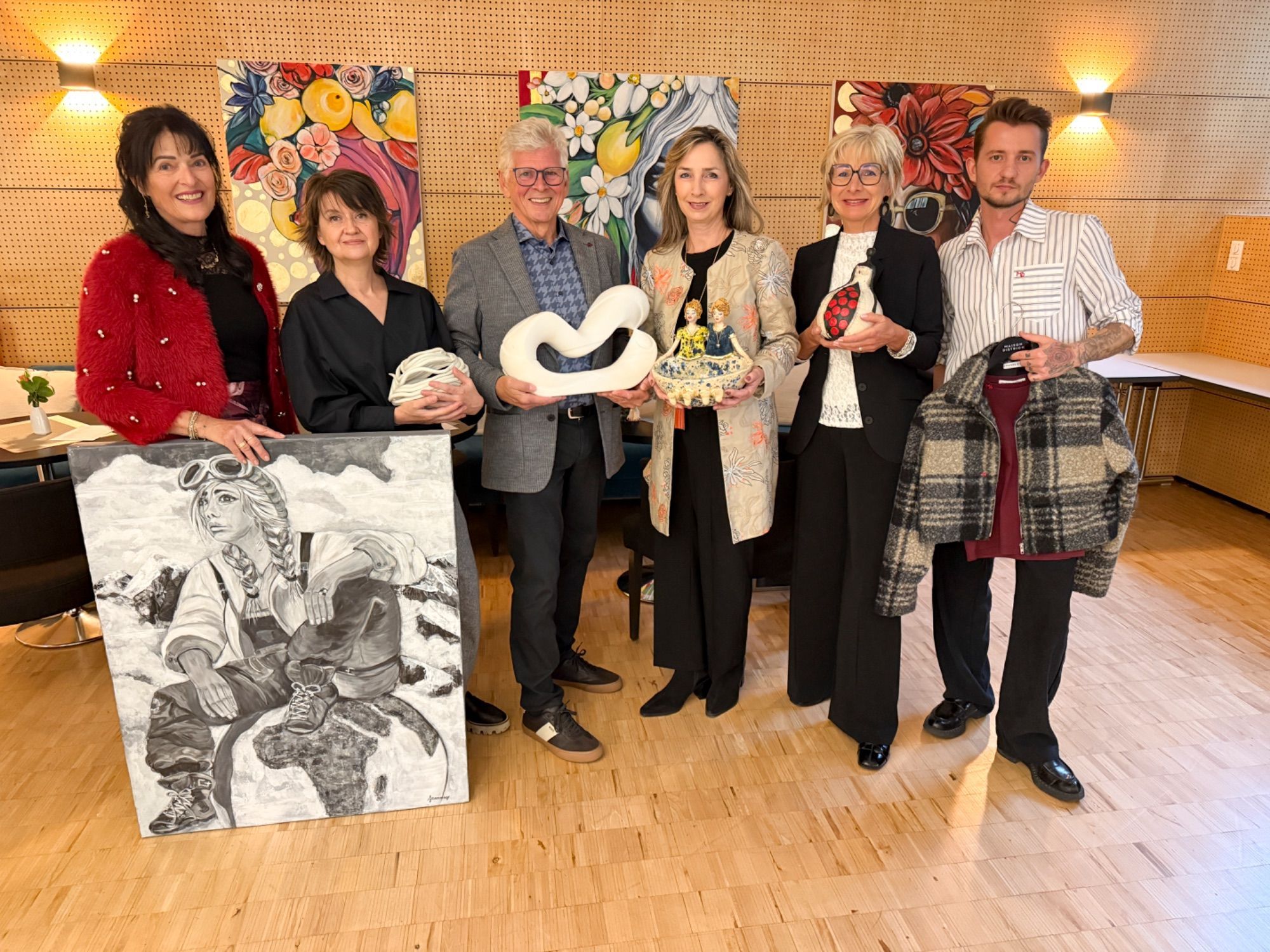 Andrea Fesenmayr, Conny Dietrich, Stefan Kresser, Iris Niederer, Heidi Lohs und Julian Dietrich luden zur künstlerischen Modeschau