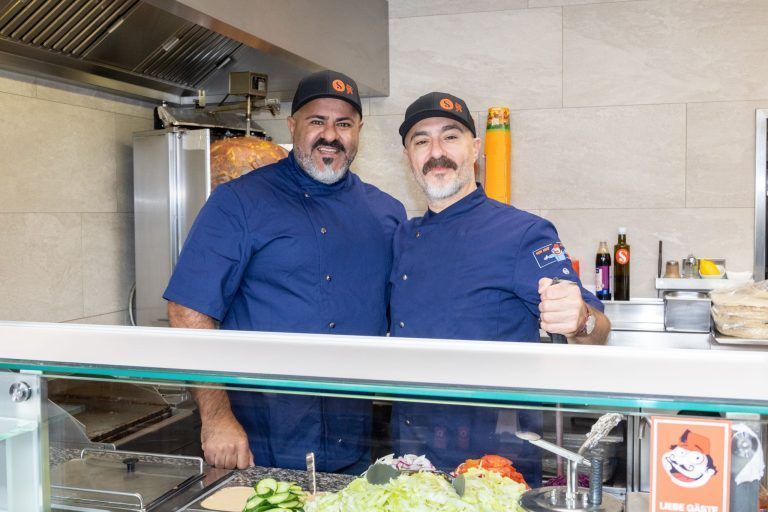 Döner, Dürüm und die Familie: Die Bickis feiern 50-jähriges Firmen-Jubiläum