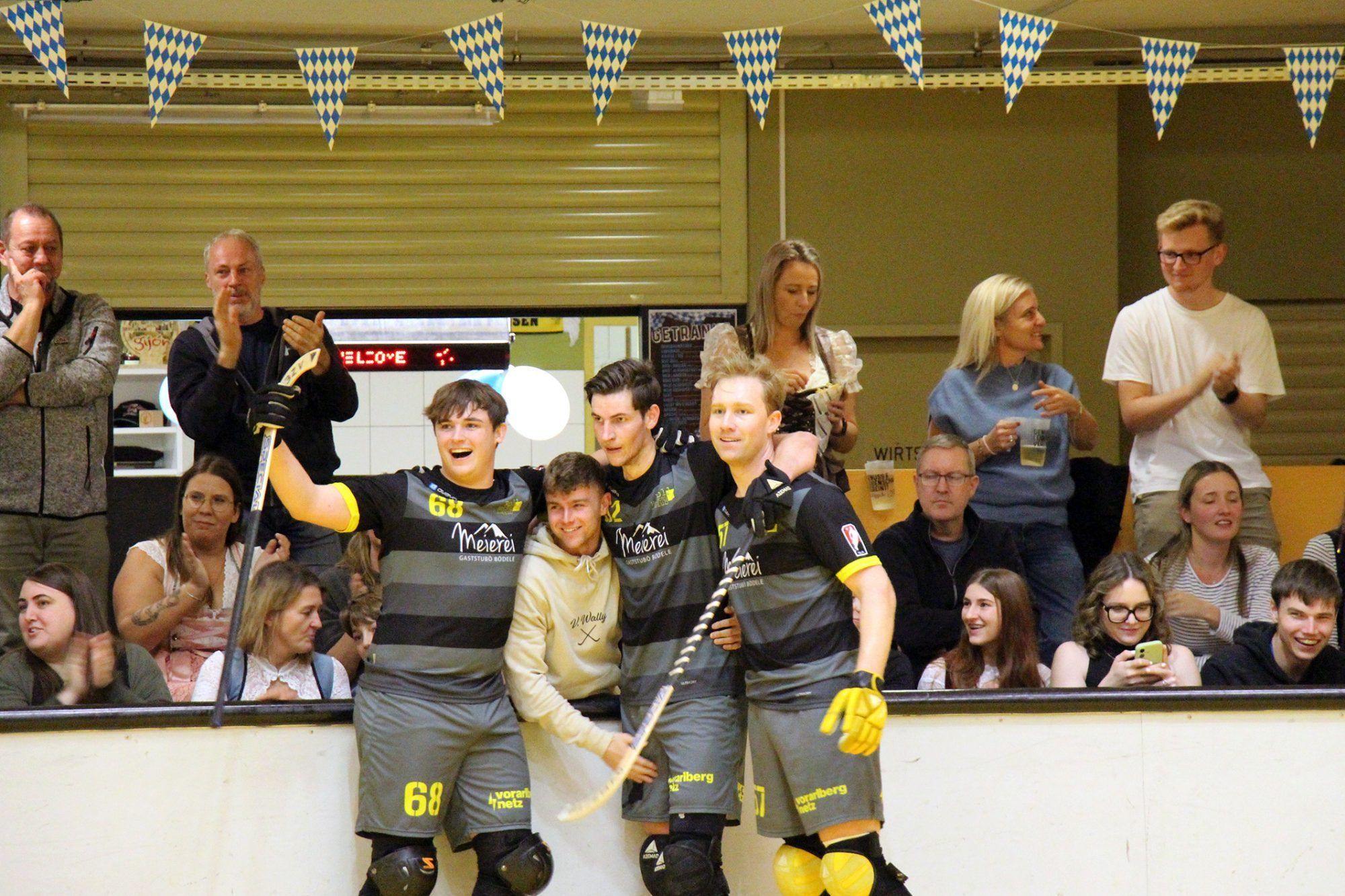 Allen Grund zum Jubeln hatten die Rollhockey-Cracks und Fans des RHC Dornbirn beim Spiel gegen Vordemwald.
