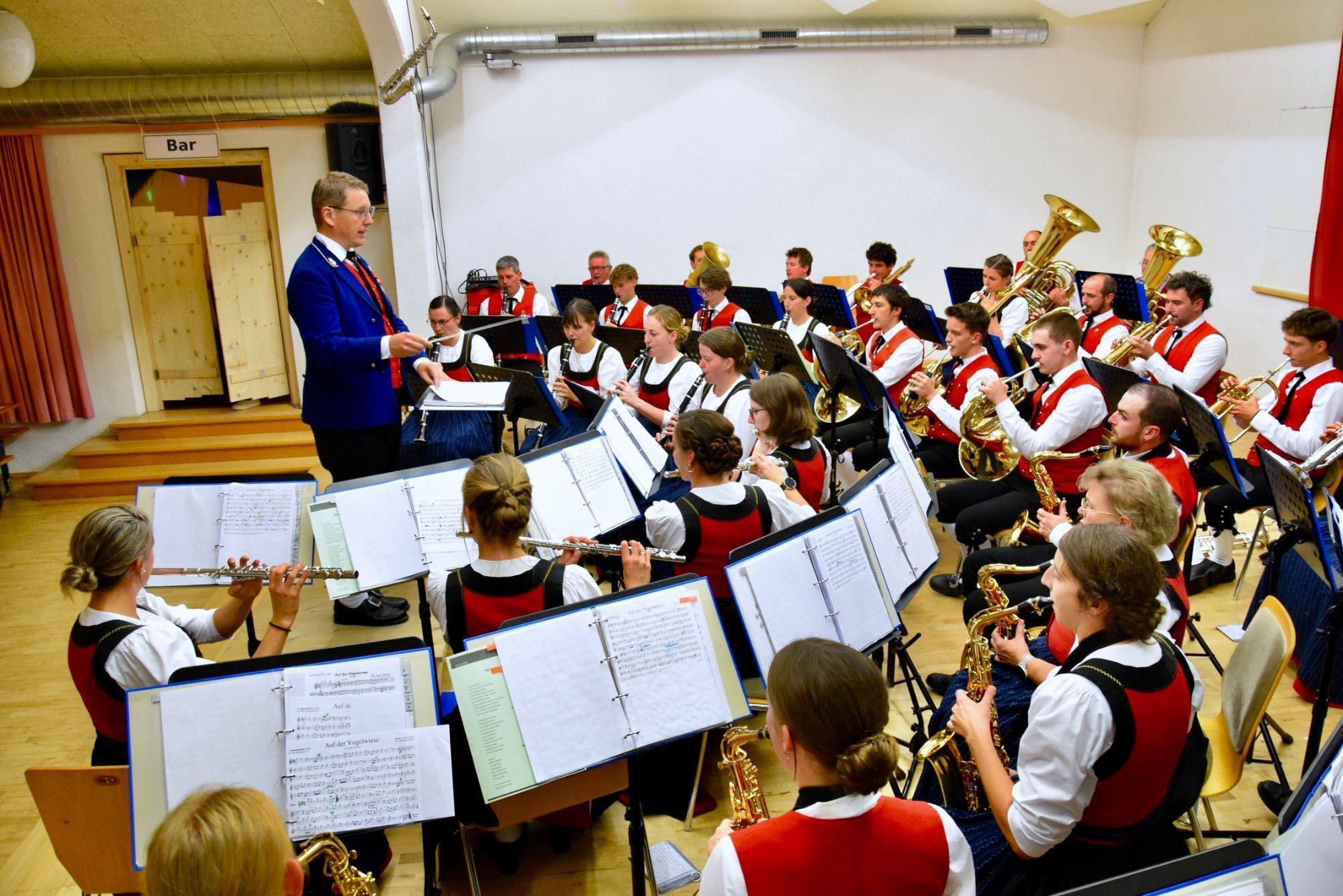 Die Harmoniemusik Bartholomäberg unter der musikalischen Leitung von Kapellmeister Matthias Vallaster.