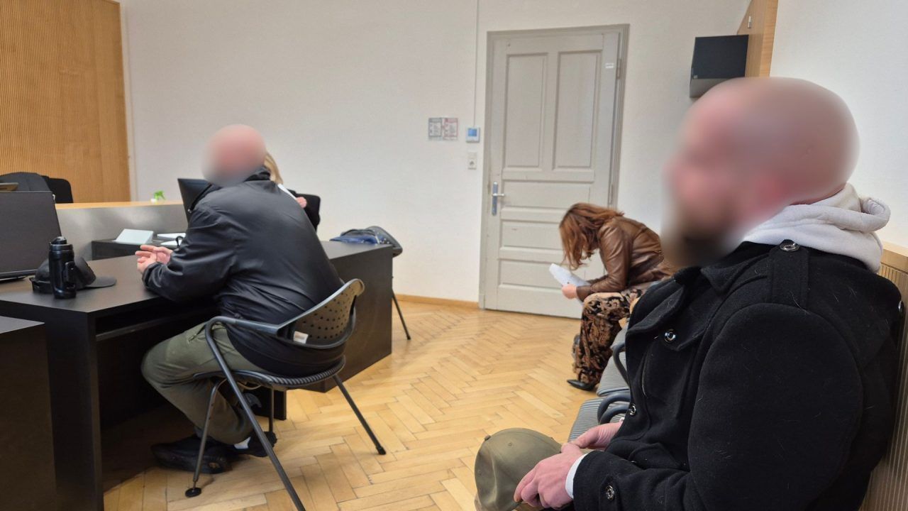 Streit unter Badegästen endet mit Faustschlägen, Verletzungen und zwei Verurteilungen