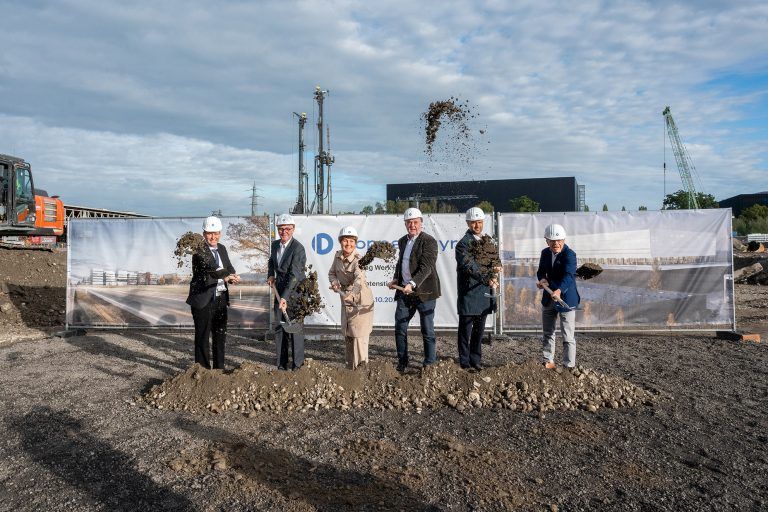 Doppelmayr Erweiterung_Standort Hohe Brücke_Spatenstich_01 (1).jpg