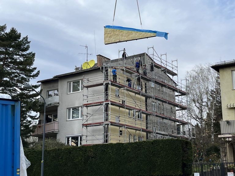 Fassadenelemente Firma Kulmer Holzbau _(c)Sozialbau AG, Bettina Michel.JPG