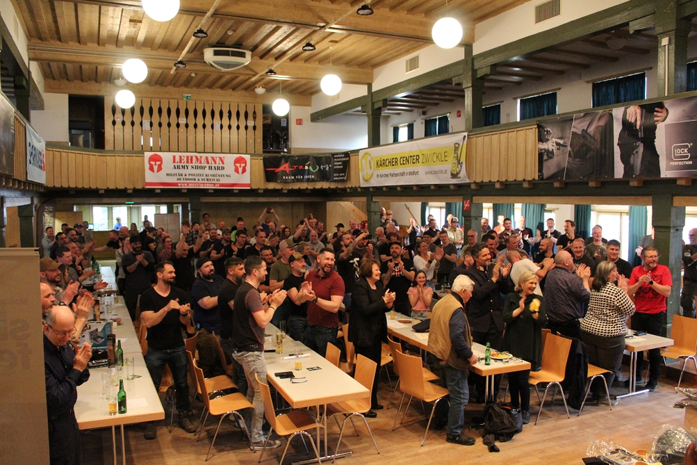 Aufregung um Polizei-Schießen: Neue Fotos zeigen beispiellose Geschmacklosigkeit