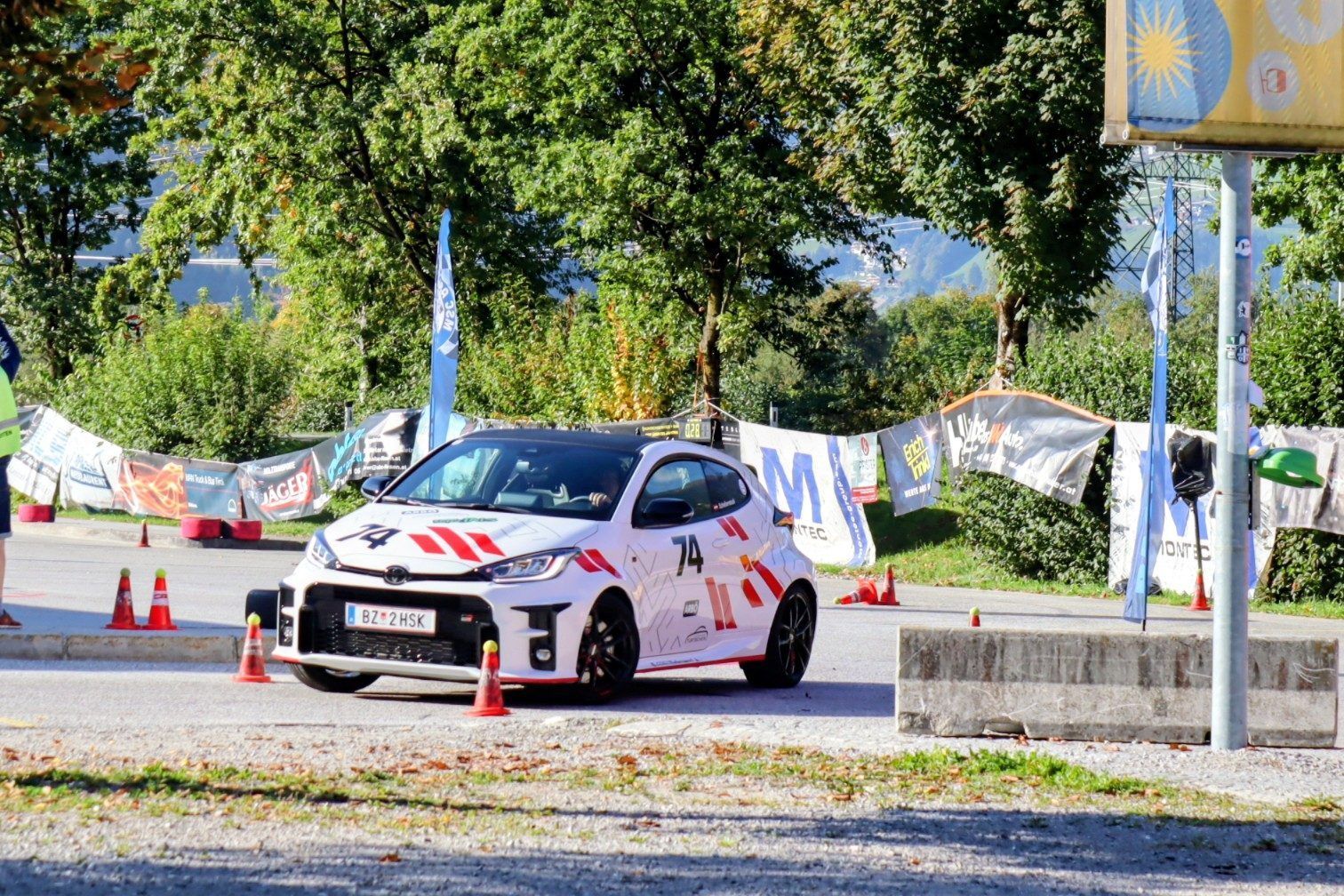 Mario Scheibenstock mit dem Toyota Yaris auf Siegeskurs