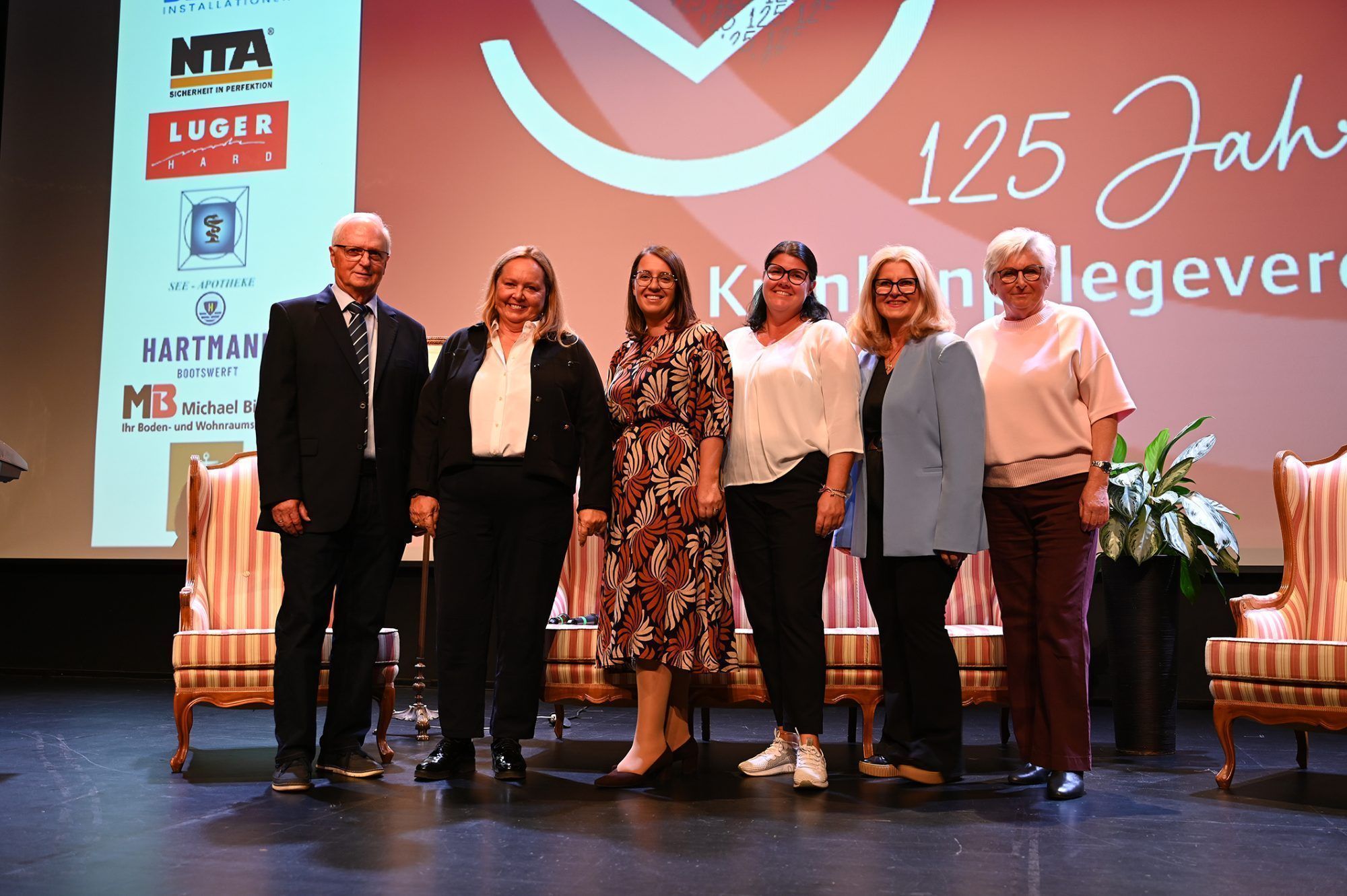 Das Vorstandsteam mit Herbert Fitz, Dr. Karin Böhler, Julia Fitz, Tamara Mager-Salvatori, Frieda Blenk und Dagmar Becker.