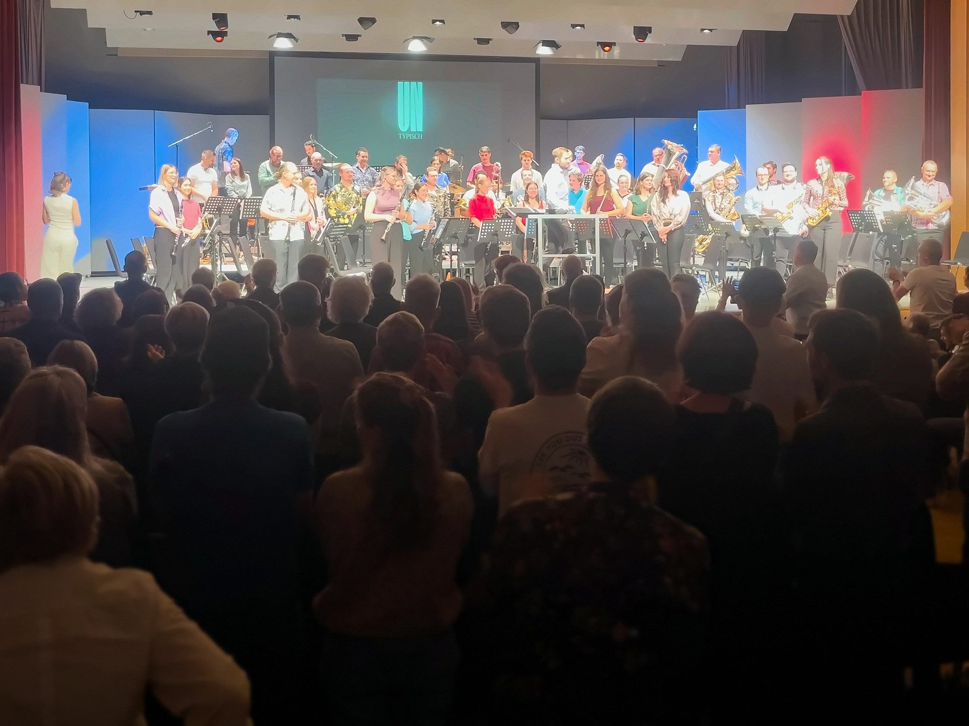 Standing Ovations gab es am Schluss für das fantastischen Projektorchester