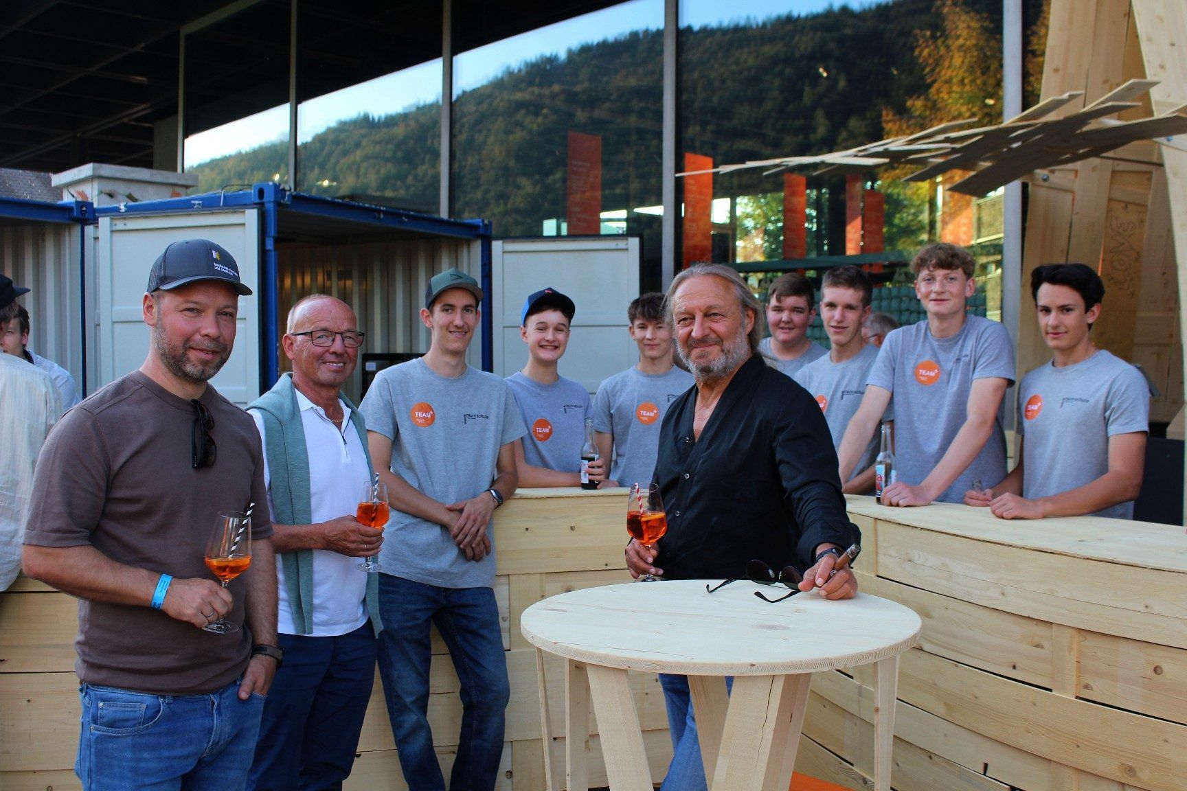 Nach dem ersten Wochenende durfte zufrieden auf einen erfolgreichen Start angestoßen werden.