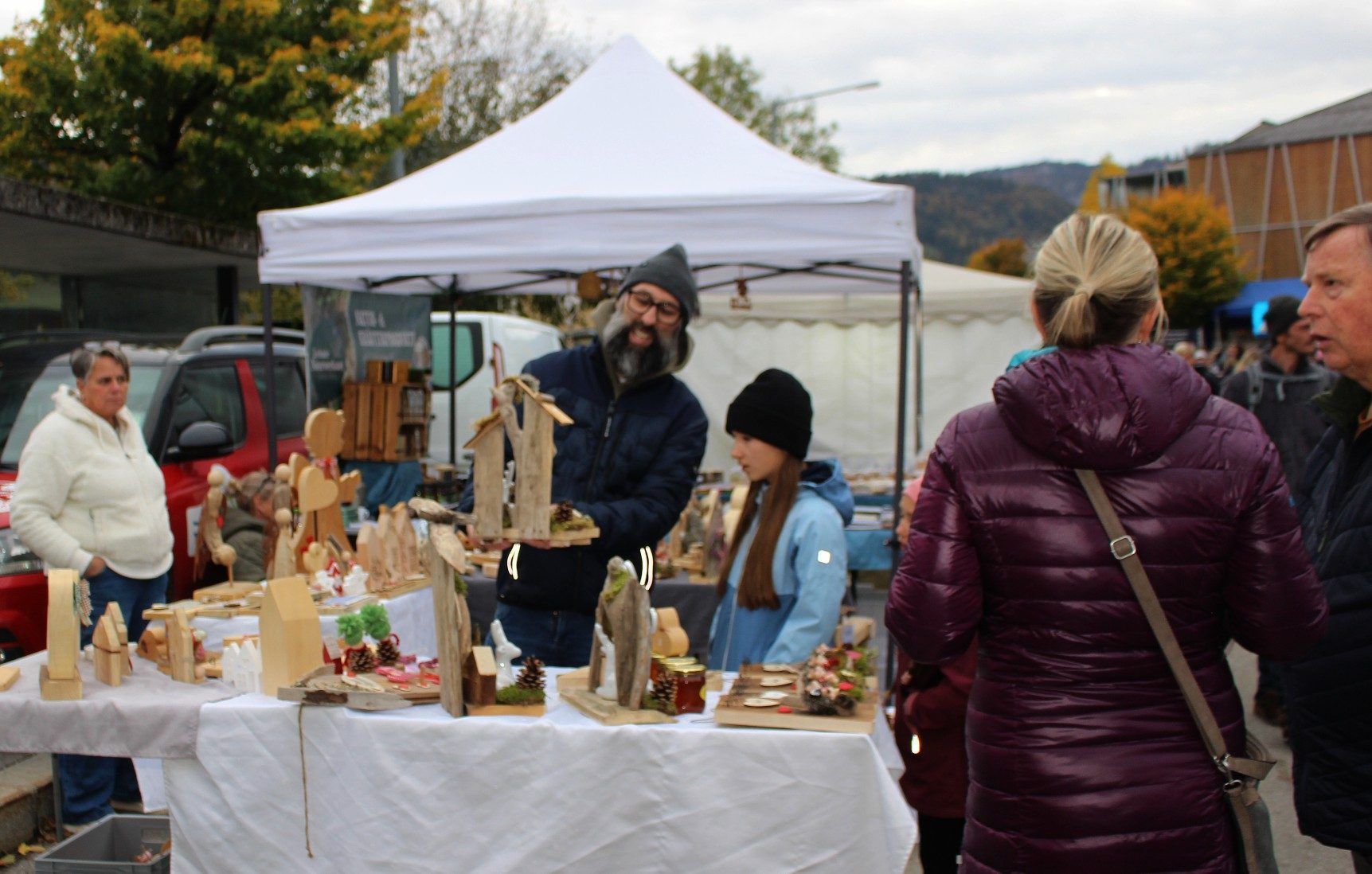An einem Stand aus dem Tiroler Lechtal gab es schon geschmackvolle Geschenkideen für Weihnachten,