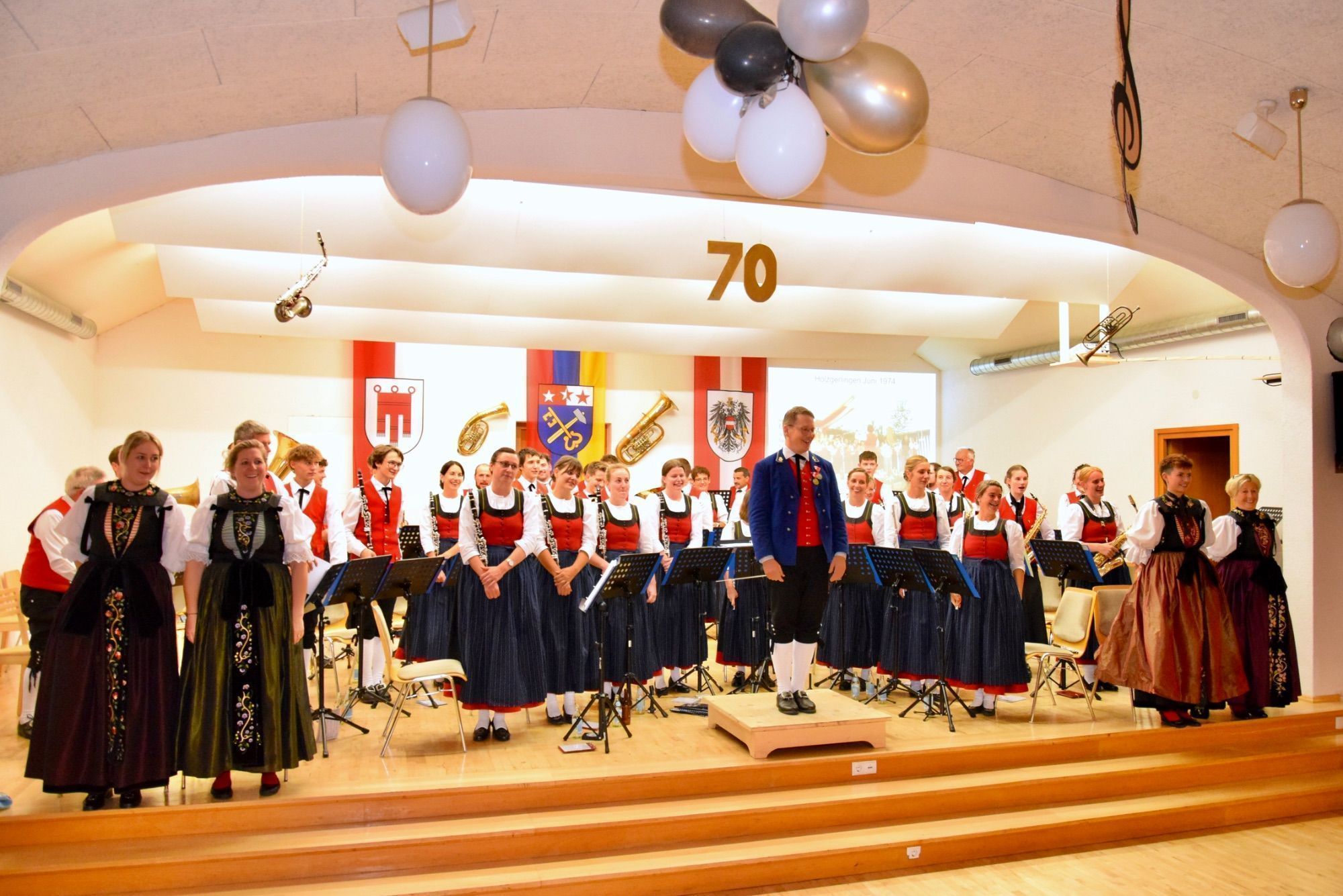 Die Harmoniemusik Bartholomäberg beim Schlussapplaus.