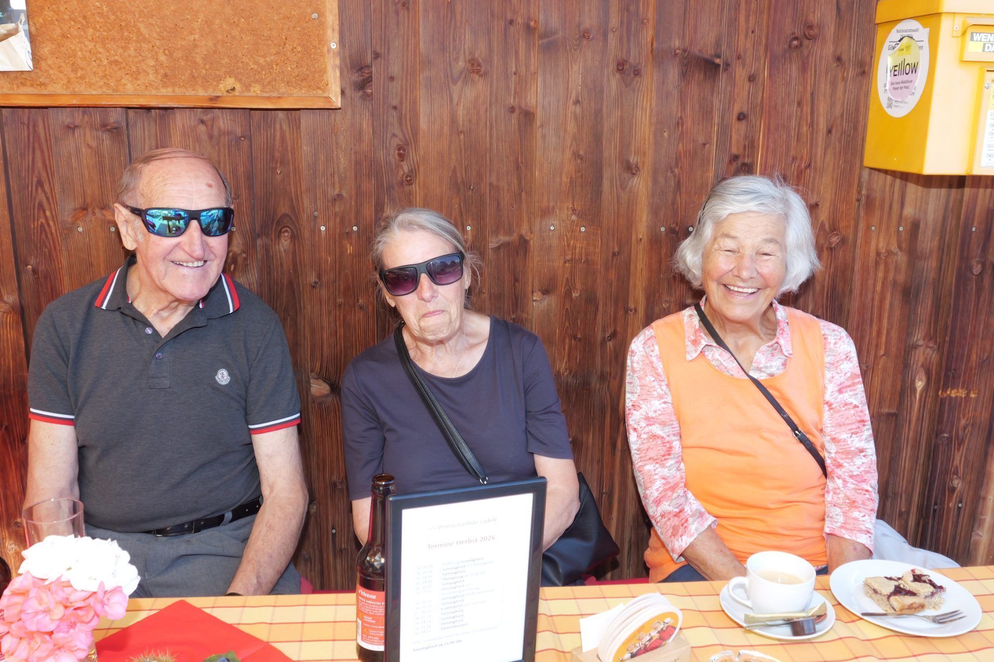 Sonnige Segnung: Egon Bertsch, Margarethe Giglmaier und Irene Hartmann nahmen teil.
