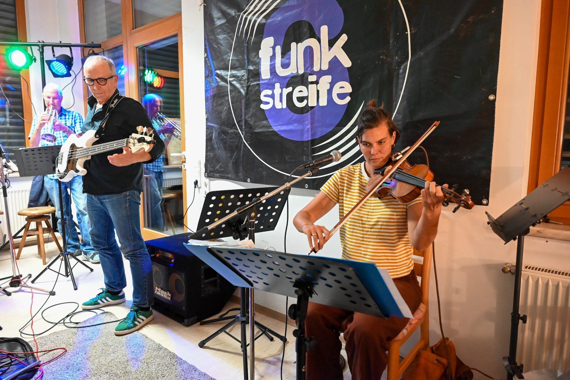 Die Band gibt am Samstagabend rund 25 Lieder zum Besten.