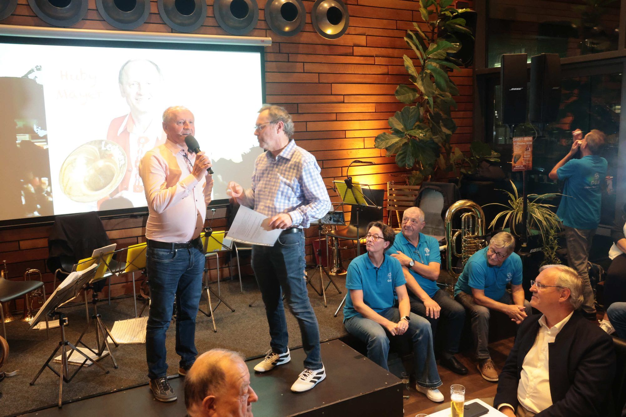Huby Mayer im Gespräch mit Moderator Norbert Wanker.