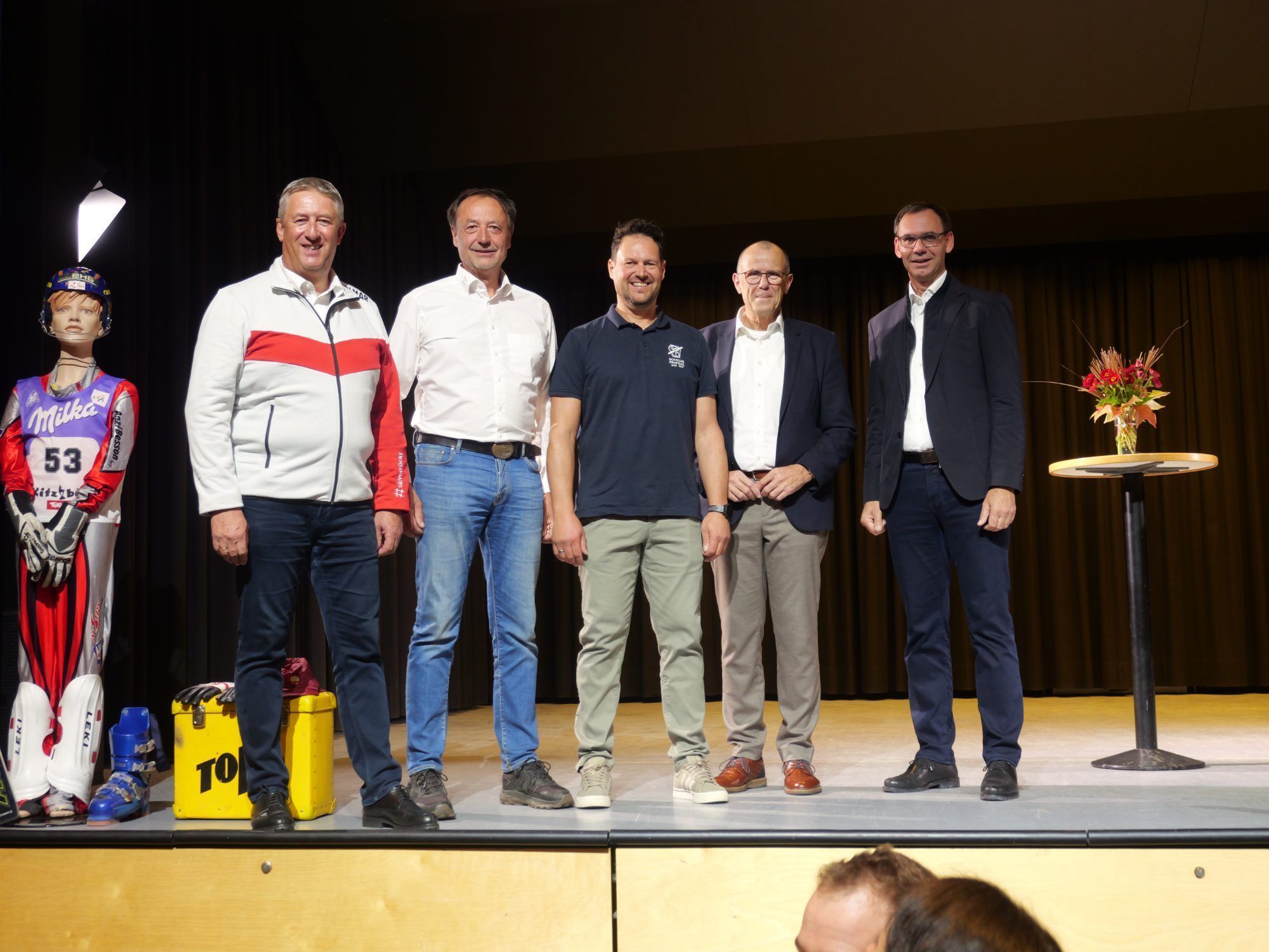 VSV Präsident Peter Scrivener, ÖSV Vizepräsident Stefan Jochum, Schiklub Frastanz Obmann Pierre Egger, Bürgermeister Walter Gohm und Landeshauptmann Markus Wallner.