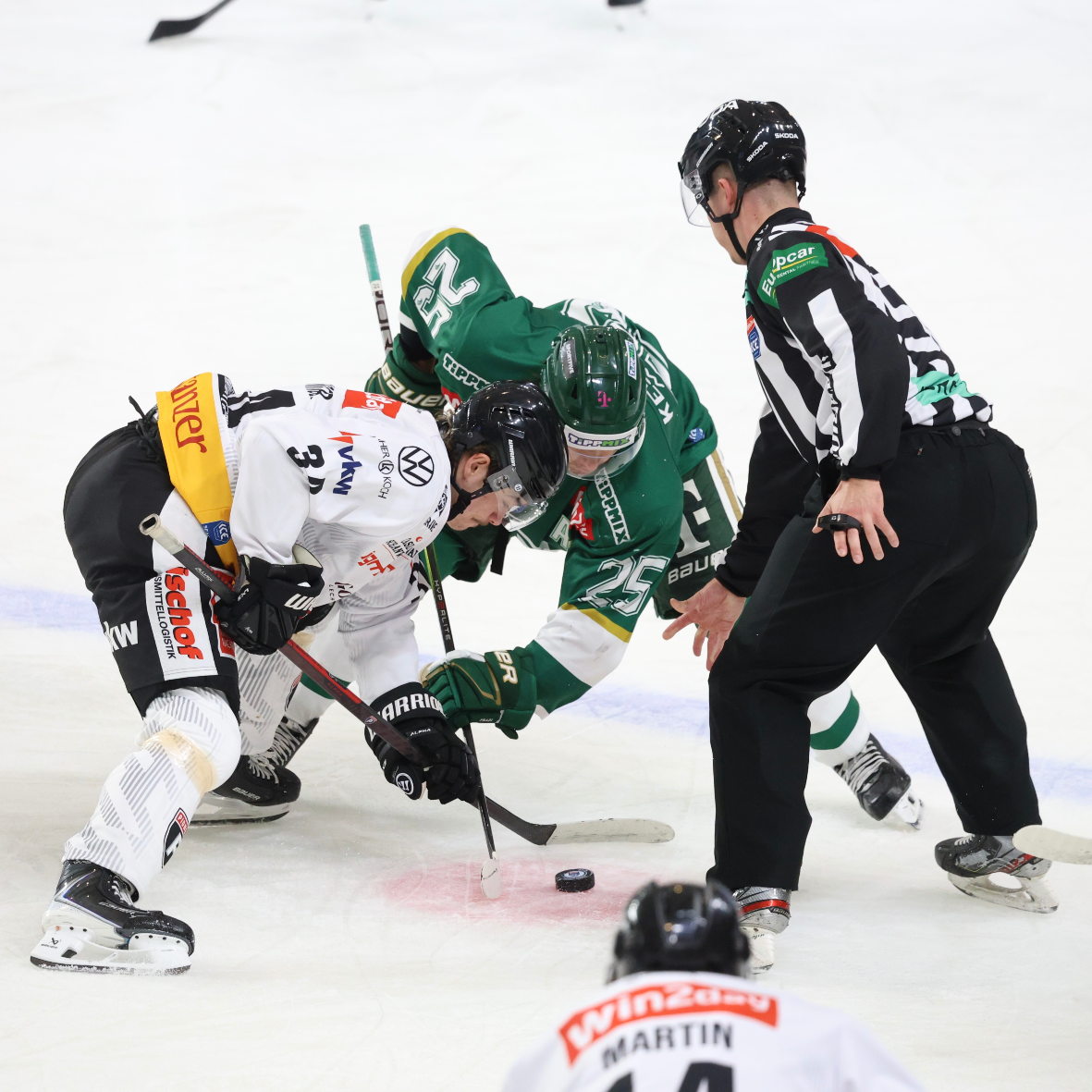 Im ersten Drittel konnten Dominik Prodinger und sein Team gegen die Ungarn nichts ausrichten.