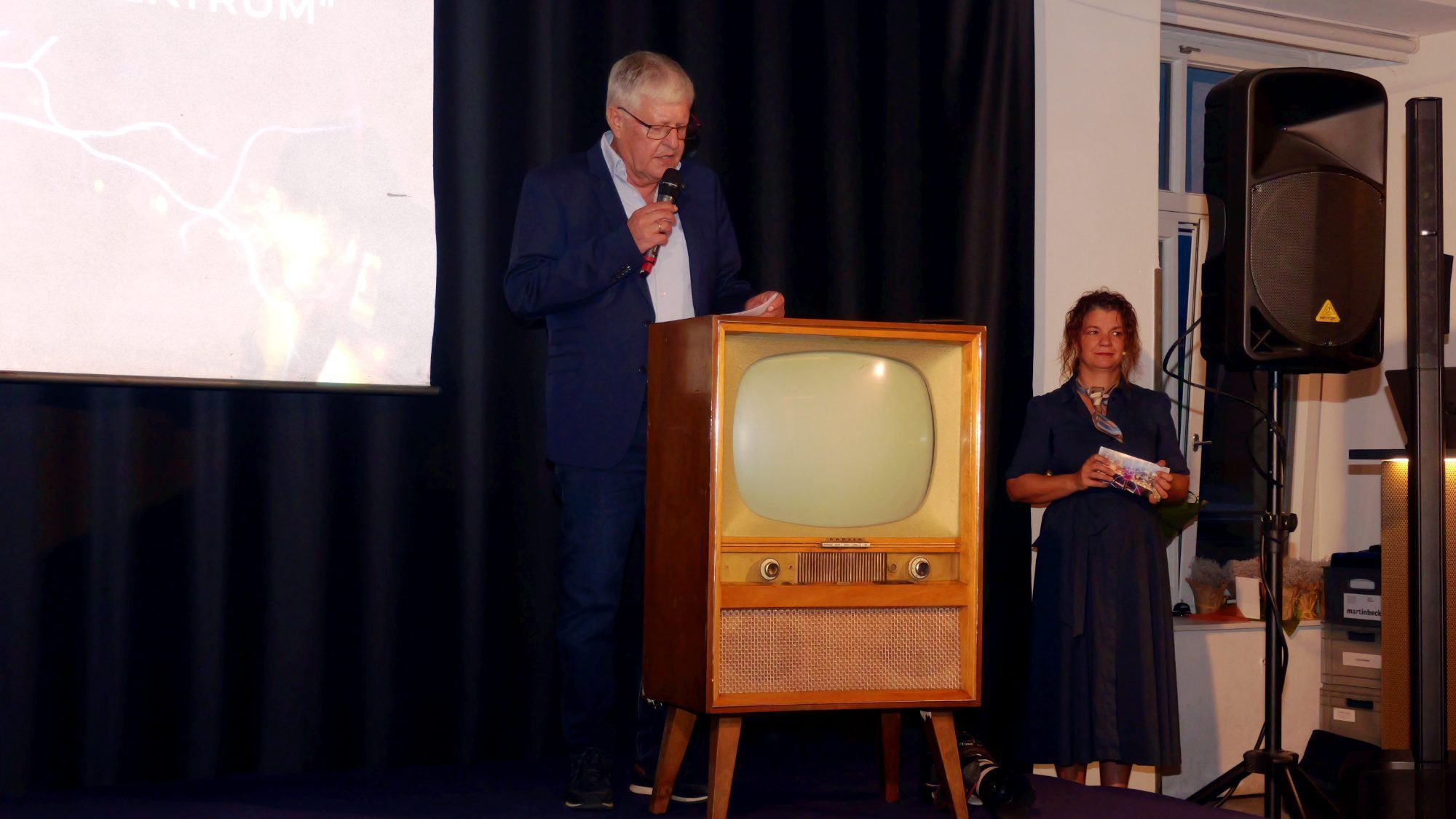 Museumsarbeit mit viel Herzblut: Museumswelt-Präsident Manfred Morscher dankte den zahlreichen ehrenamtlichen Helfern, die an der Neugestaltung des Elektromuseums beteiligt waren.