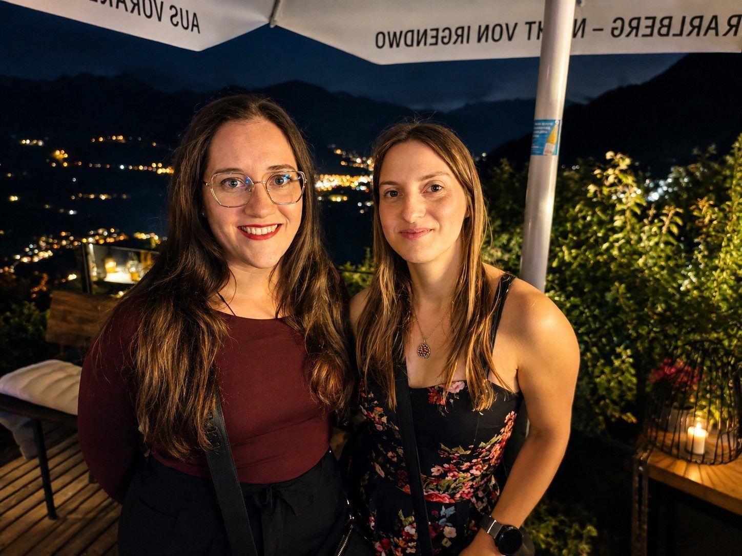 Arlinda und Sarah genossen die Pause auf der Panoramaterrasse.