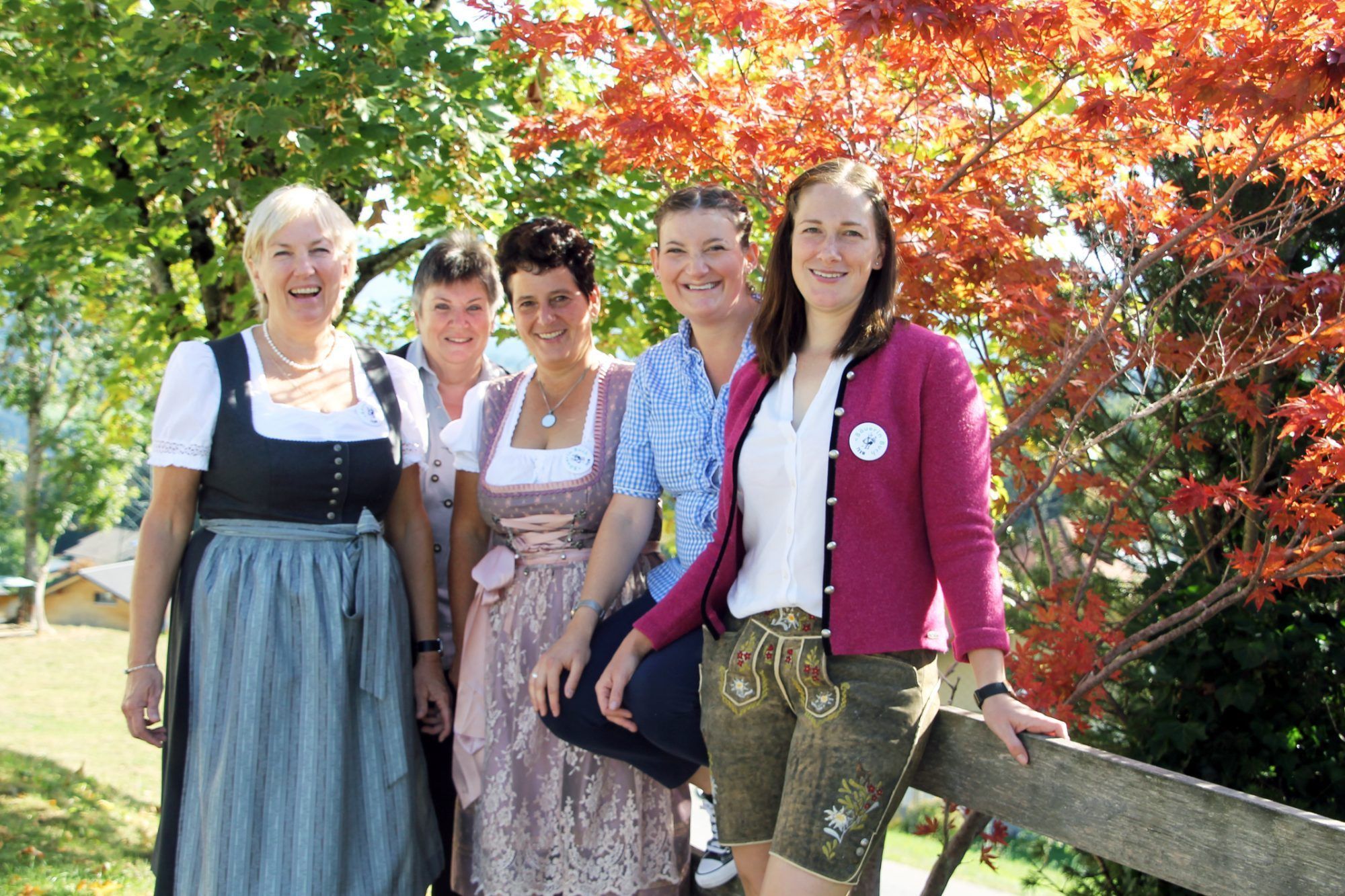 Mit der Veranstaltung wollen die Bucher Ortsbäuerinnen – im Bild Ines Hopfner, Helga Leitner, Andrea Steurer, Katrin Kohler und Bianca Ennemoser (v. l. n. r.) – ein Zeichen für Tradition, Brauchtum und Regionalität setzen.