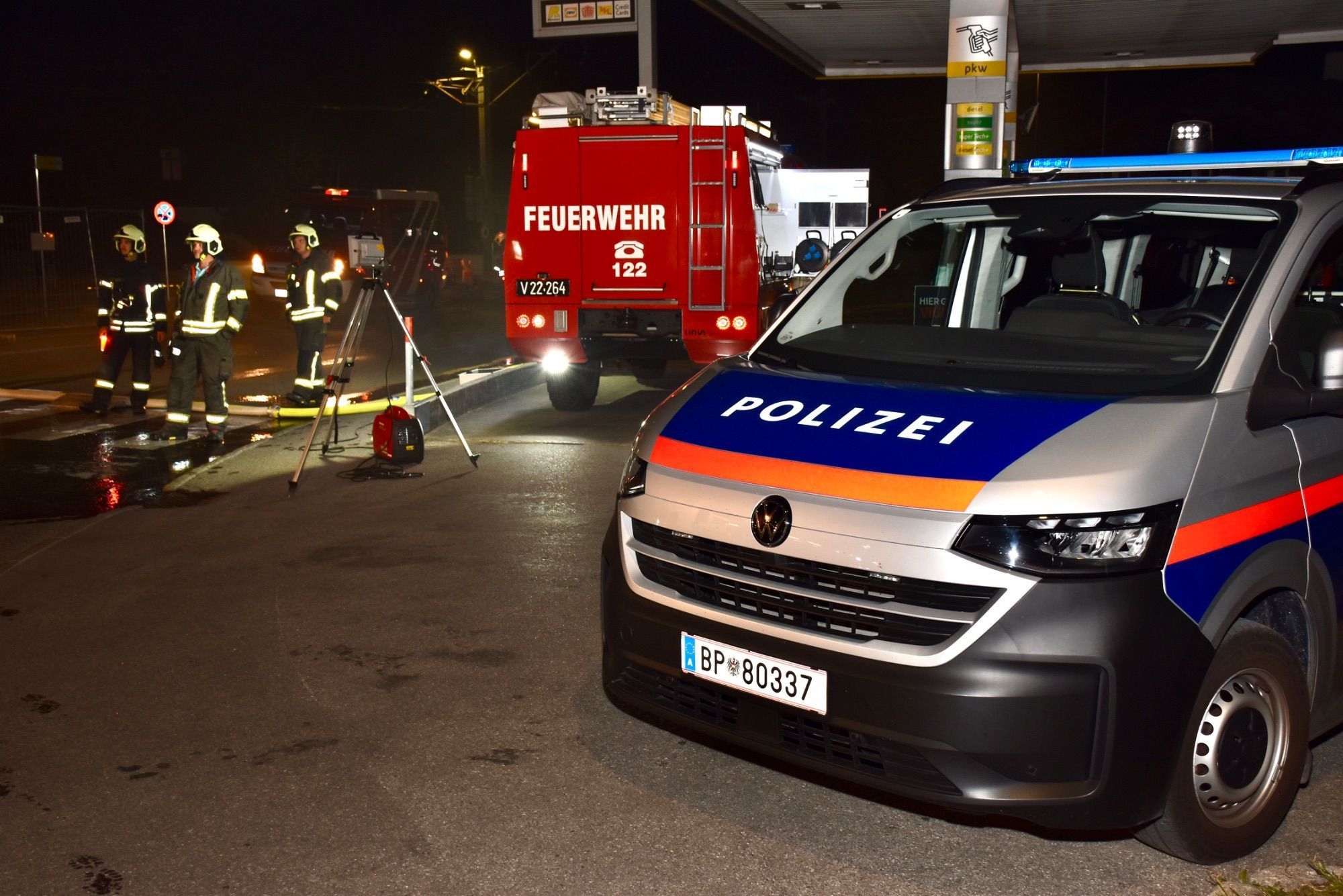 Feuerwehr, Polizei - alle sind um die Sicherheit der Menschen bemüht.