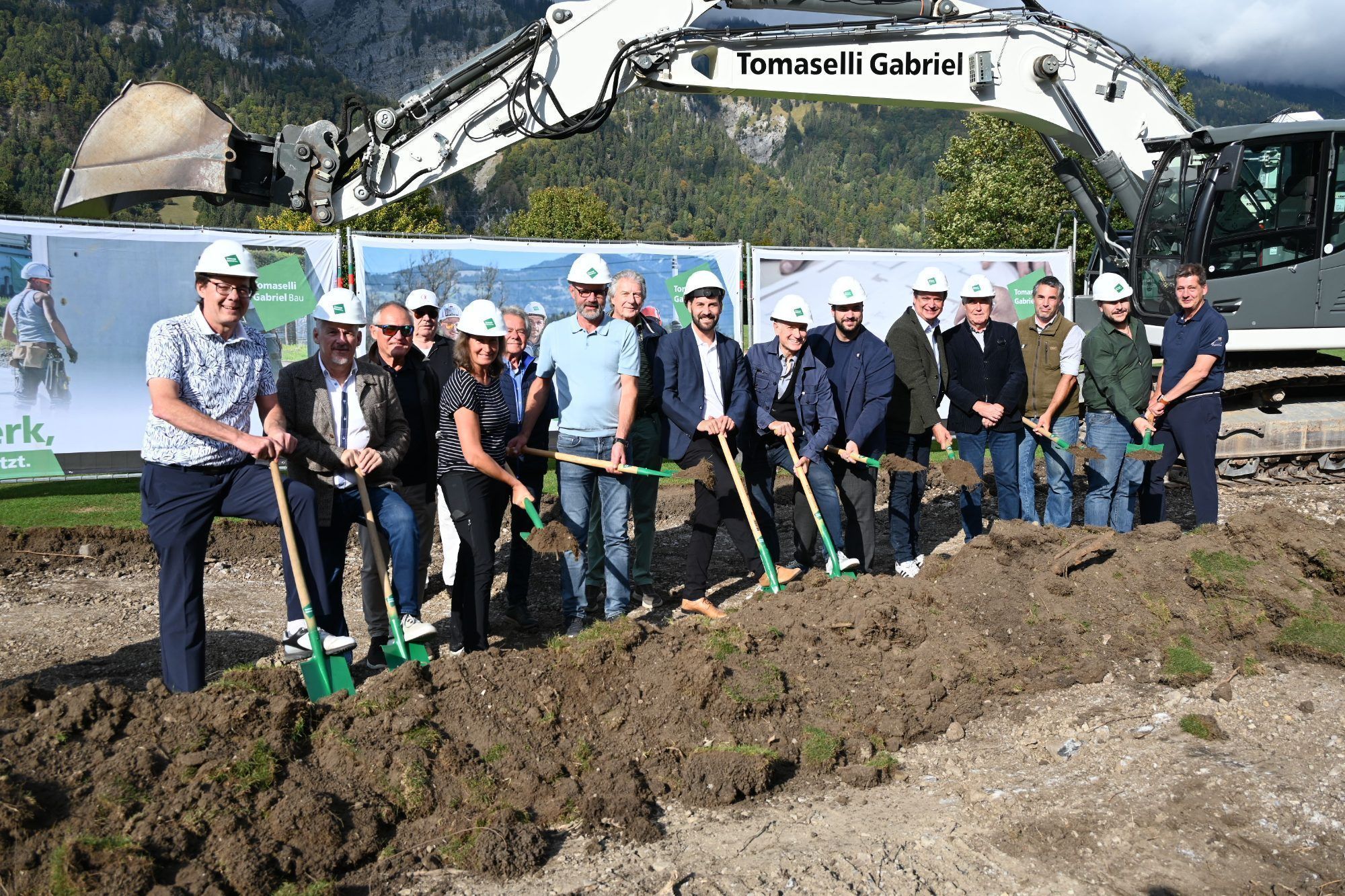 Beim Clubhaus des Golfclub Bludenz-Braz erfolgte der Spatenstich für die Erweiterung.