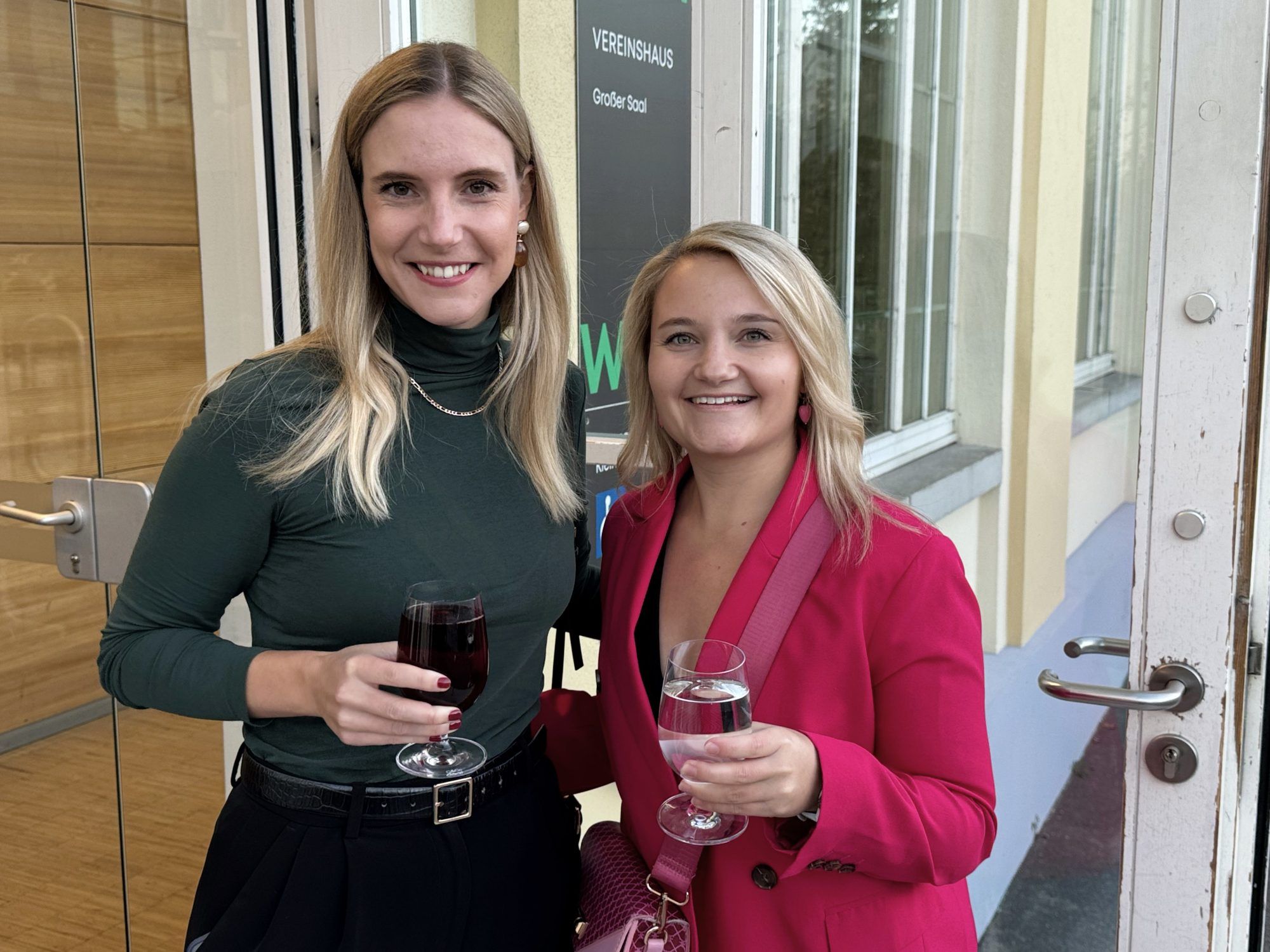 Lena Mathis (Studio Allora) und Frauen-Mentorin Katrin Fäßler.