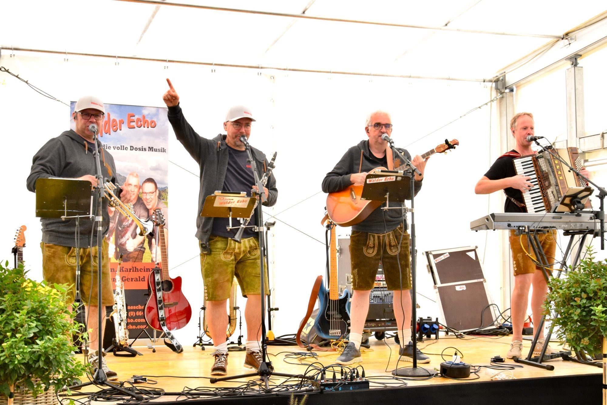 „Wälder Echo“: Gerald Heidegger (Trompete), Christian Weber (Klarinette), Jürgen Biedermann (Bass) und Karlheinz Ratz (Akkordeon).