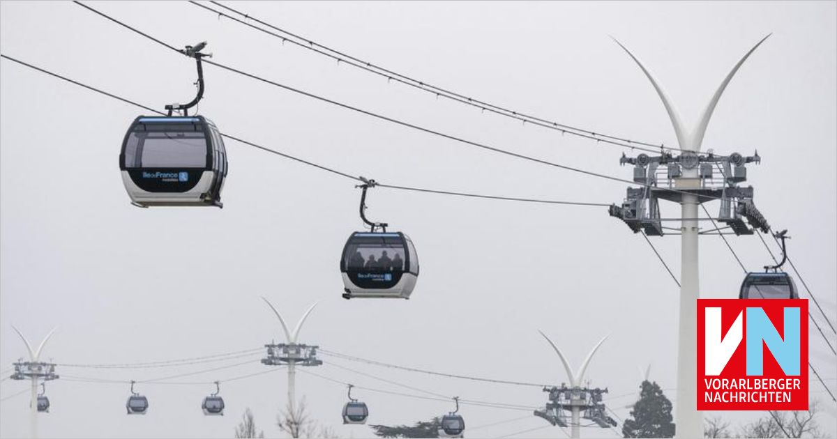 Doppelmayrs längste Stadtseilbahn Europas in Paris eröffnet.