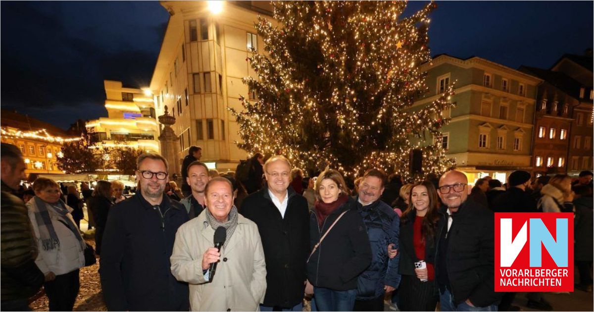 Baumbeleuchtung zum Weihnachtsmarktstart
