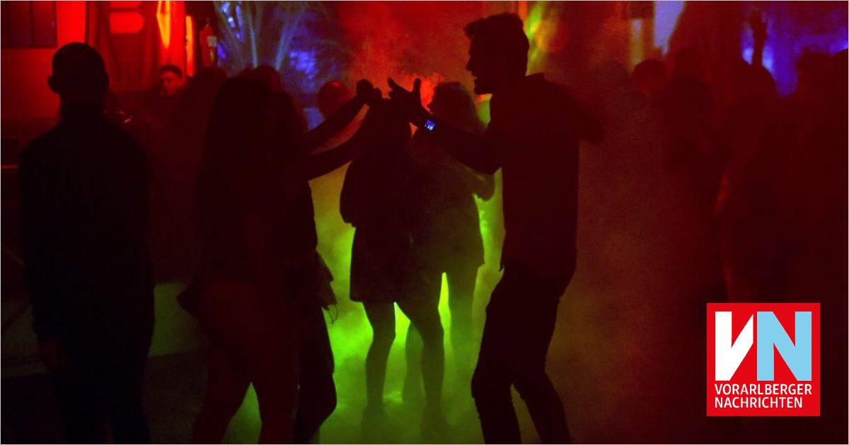 Coronavirus greift in Clubs um sich - Vimarsana News