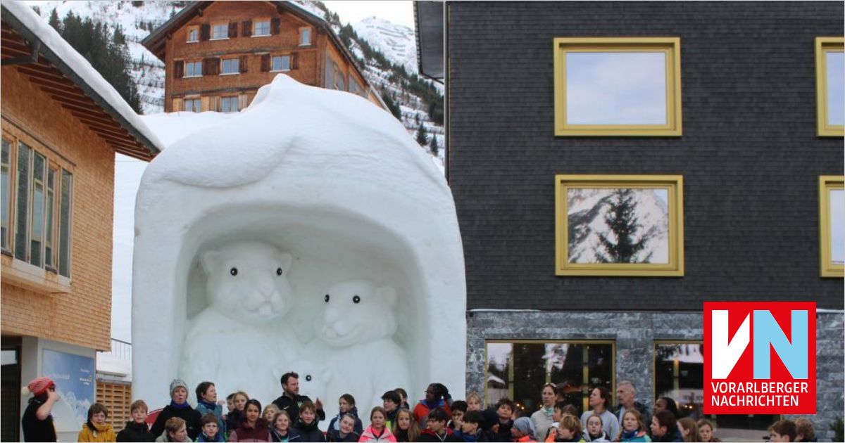 Coole Murmeltierfamilie am Warther Dorfplatz