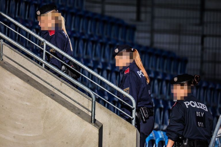 Neue Videos belegen Gewaltbereitschaft der Wacker-Querköpfe